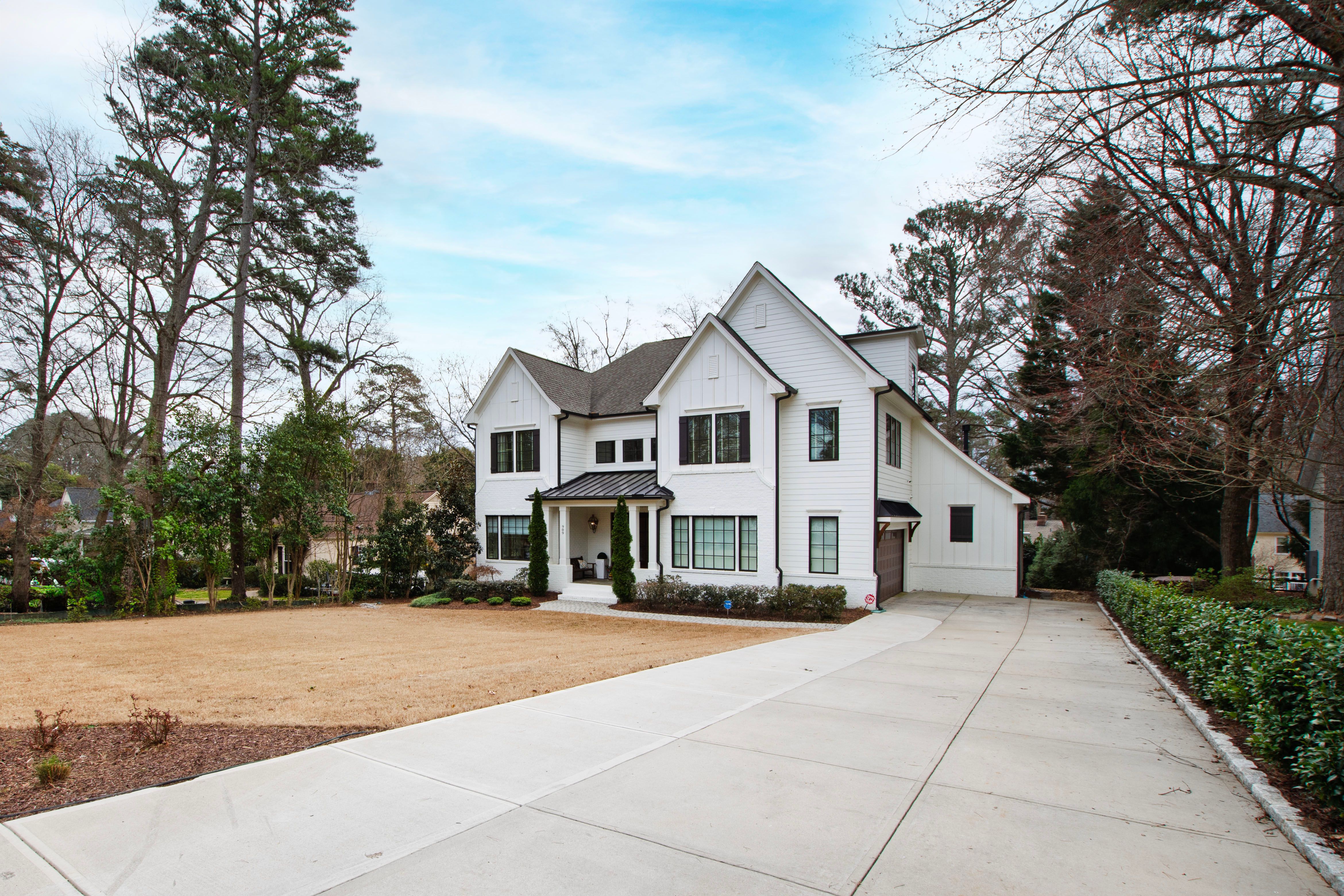 909 Lake Boone Trail 
