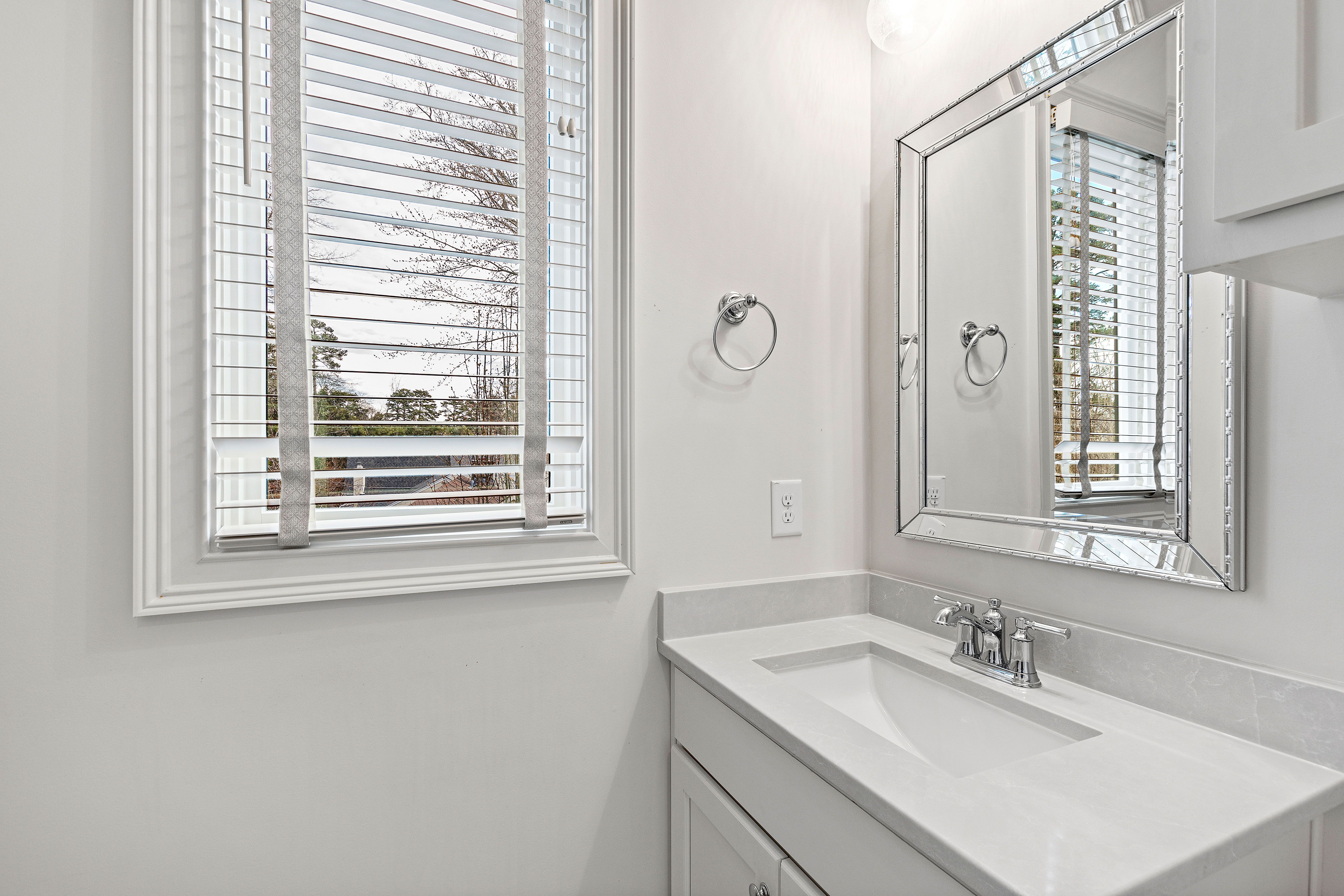 909 Lake Boone Trail 