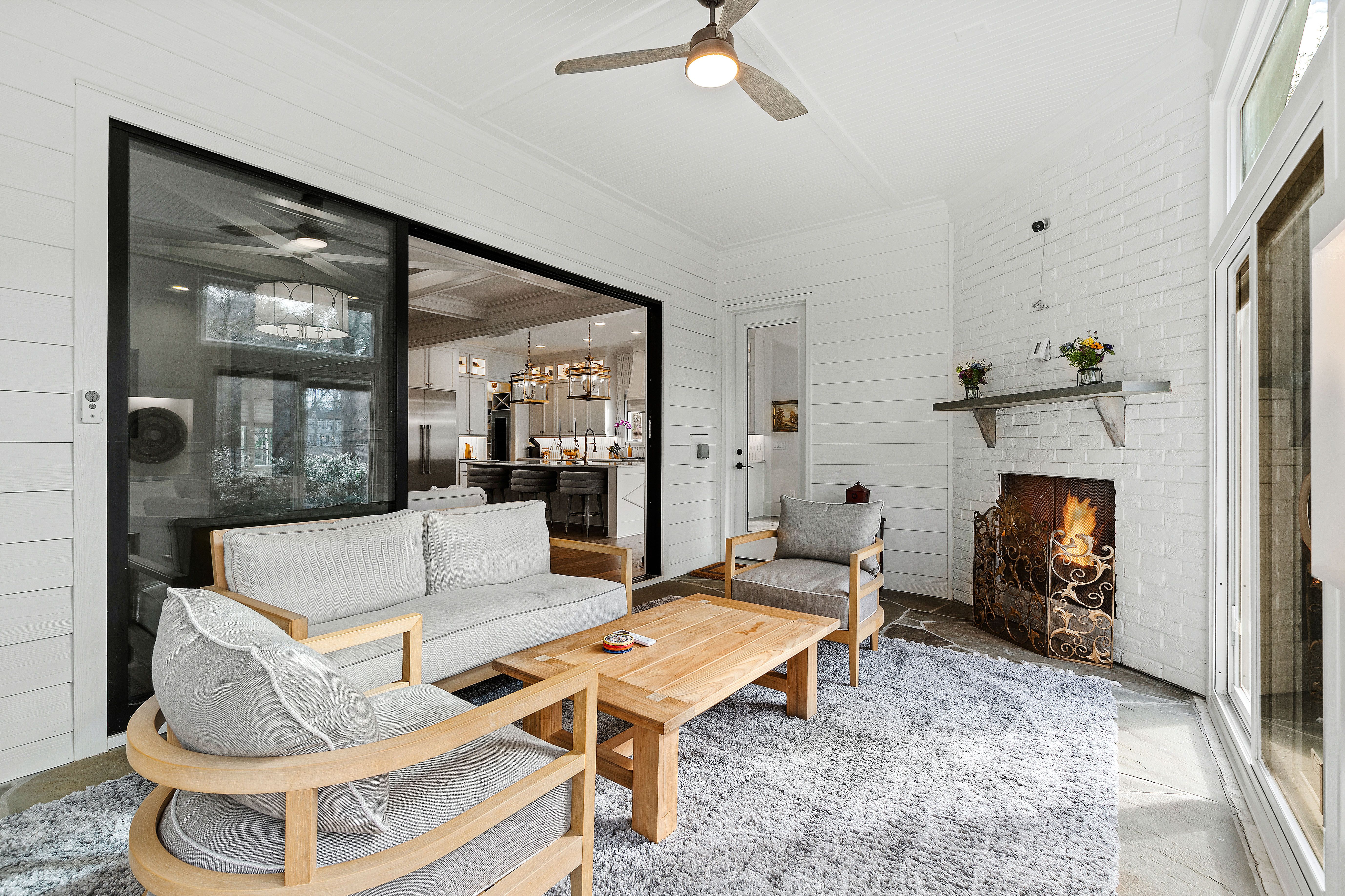 909 Lake Boone Trail 