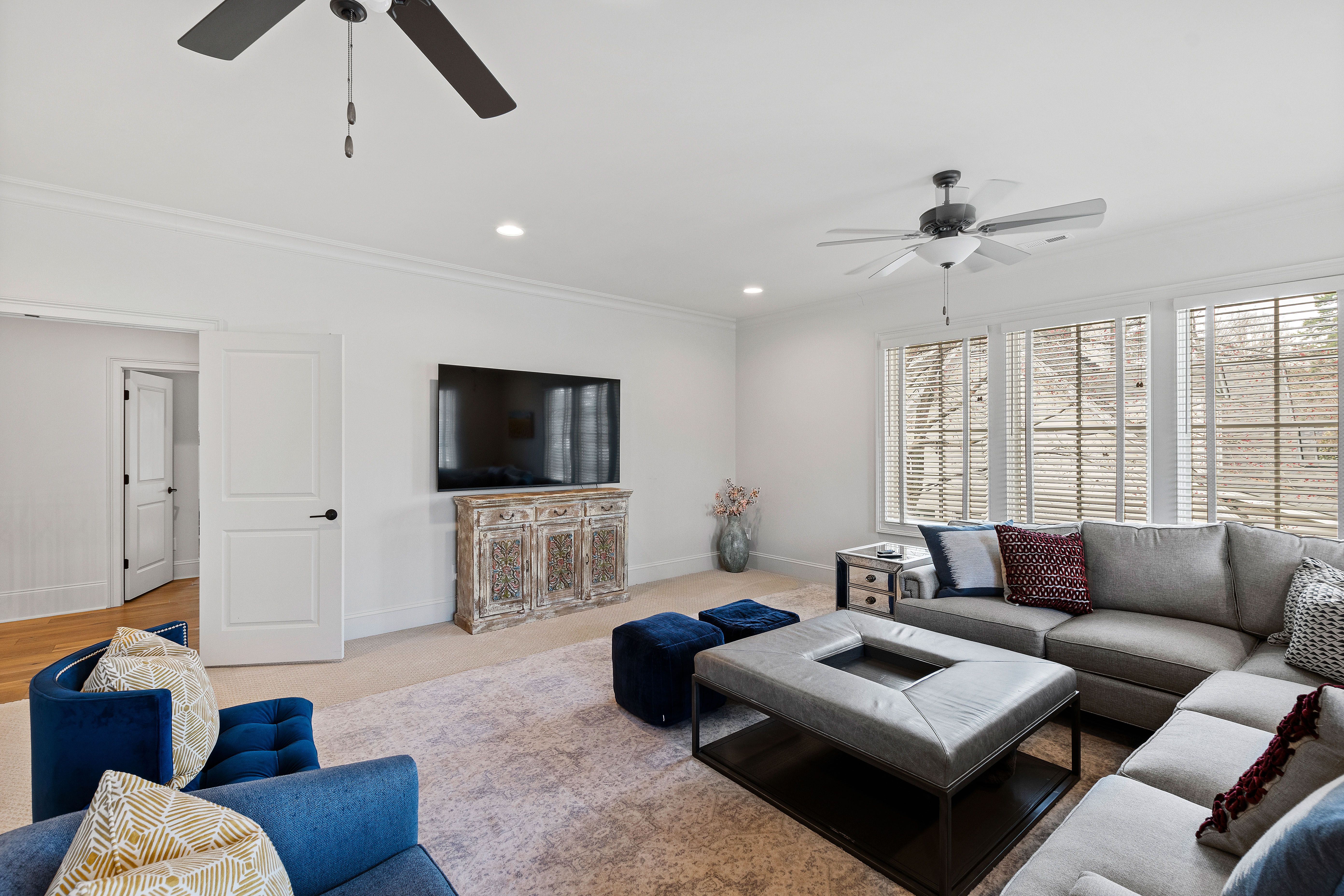 909 Lake Boone Trail 