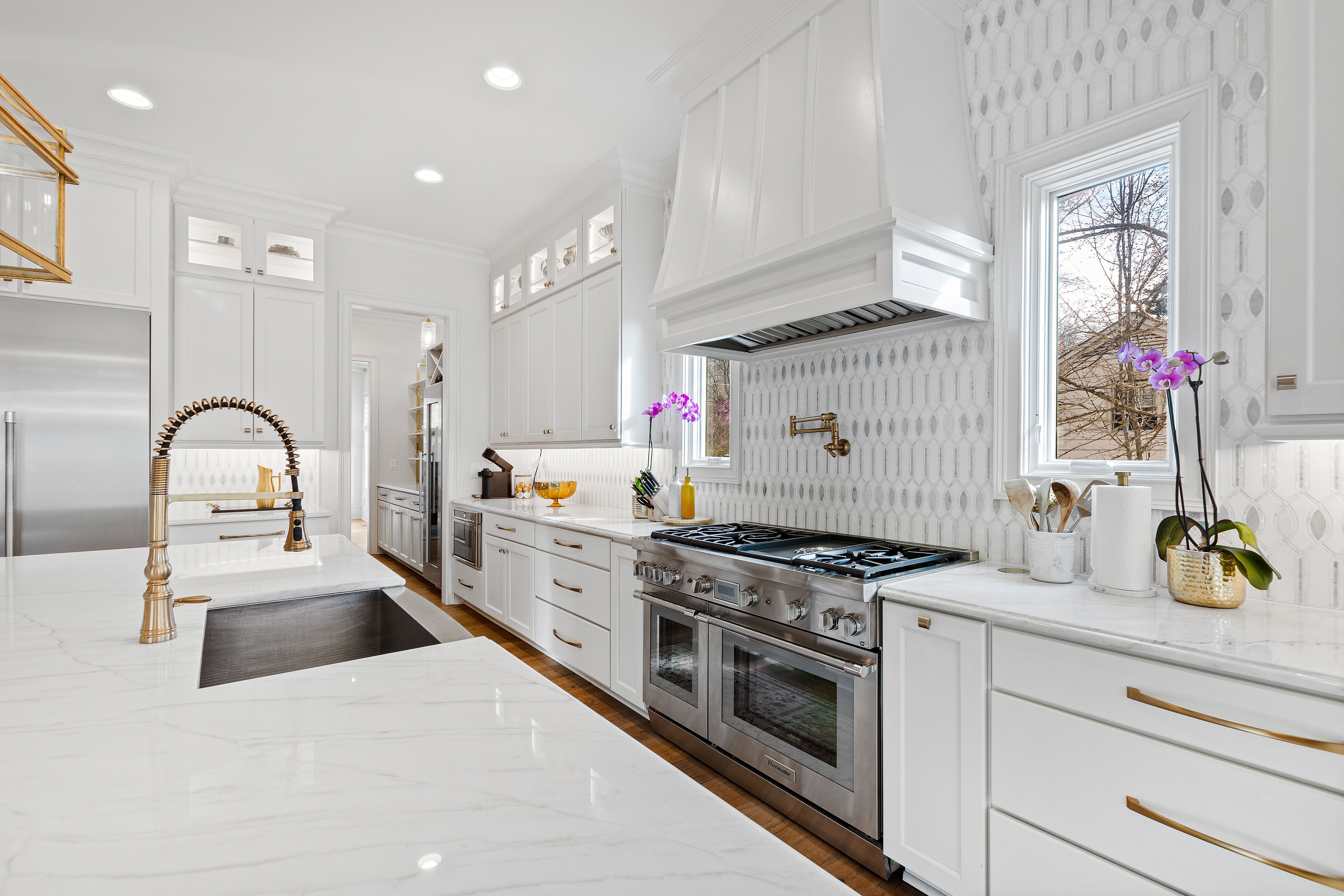 909 Lake Boone Trail 