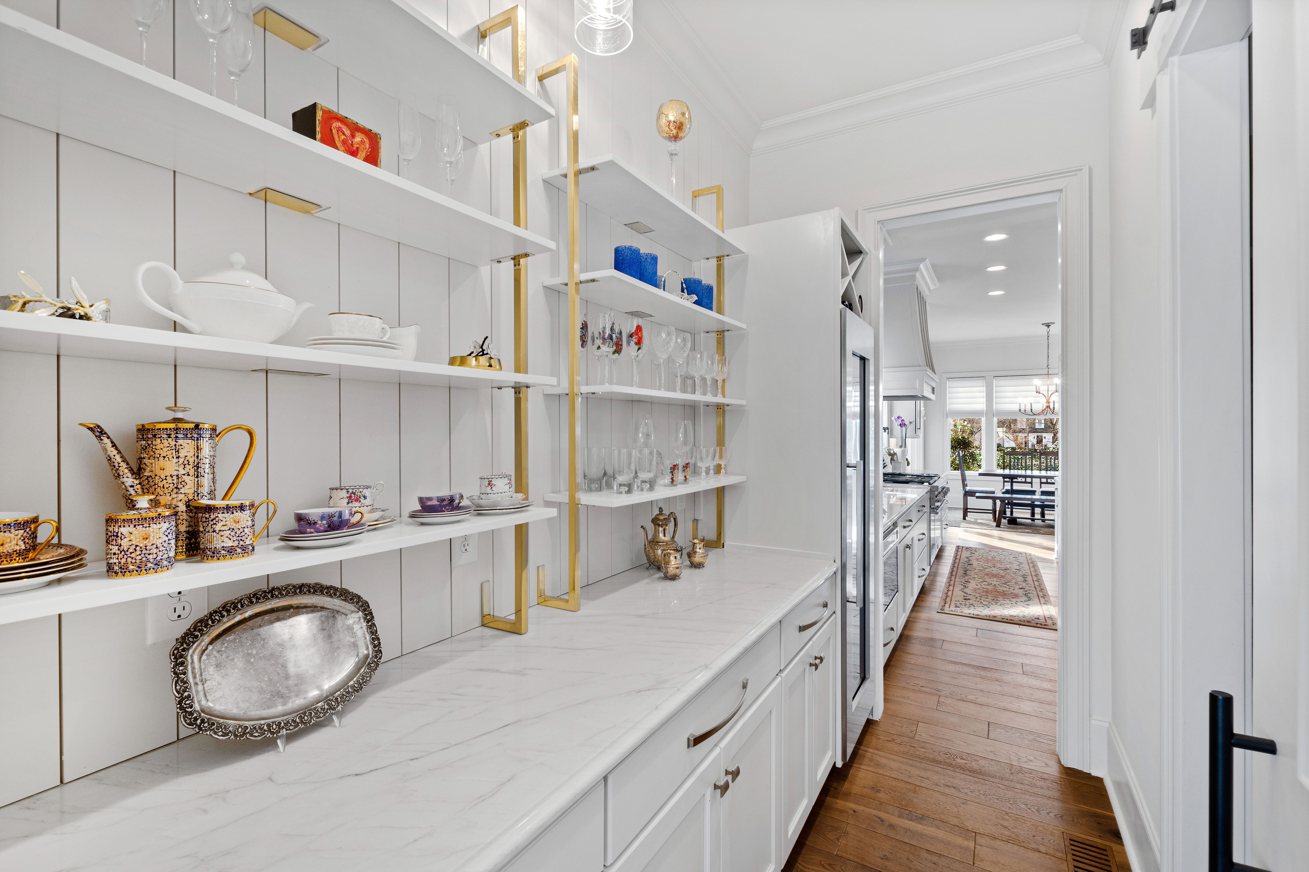 909 Lake Boone Trail 