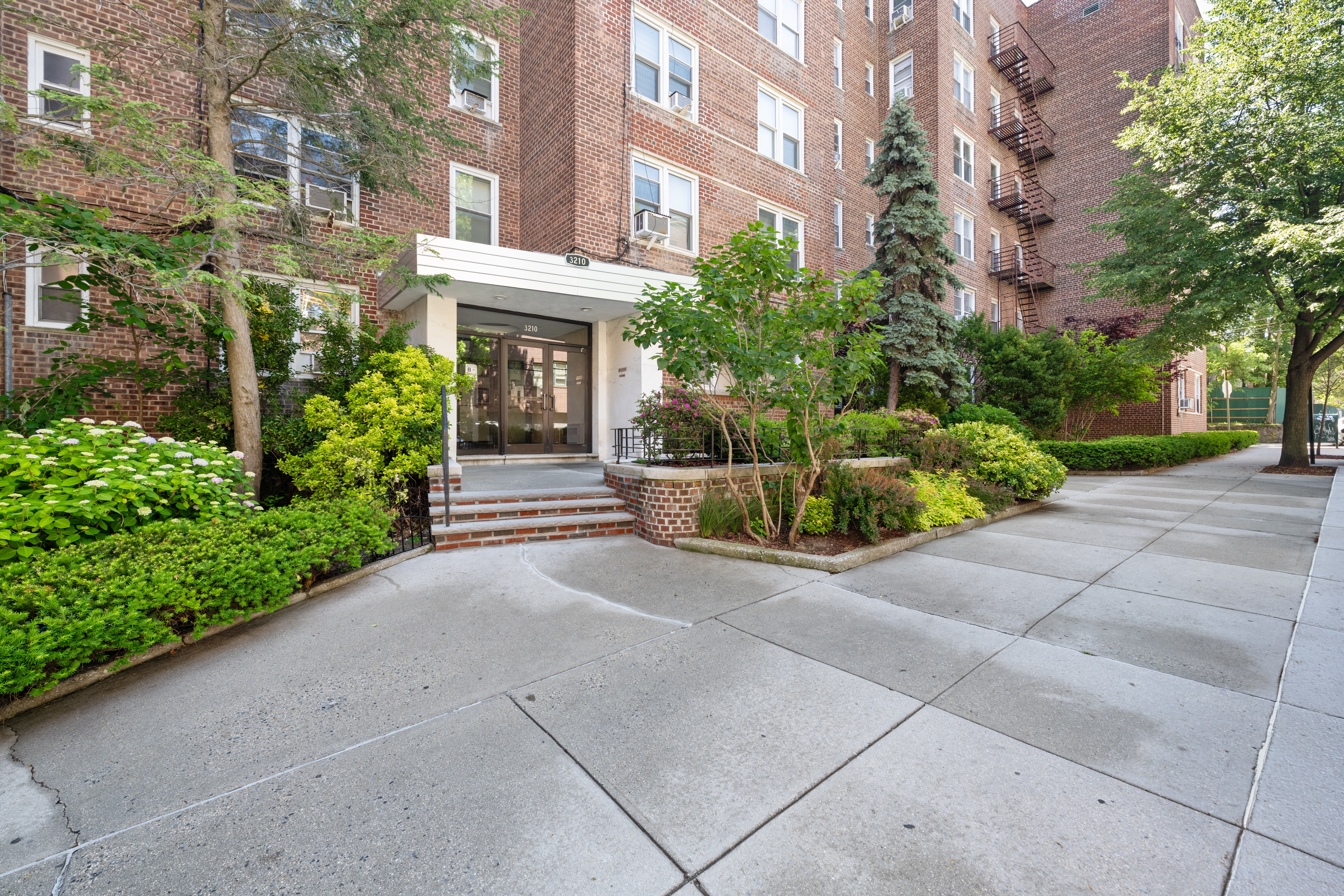 3210 Arlington Avenue 4G
