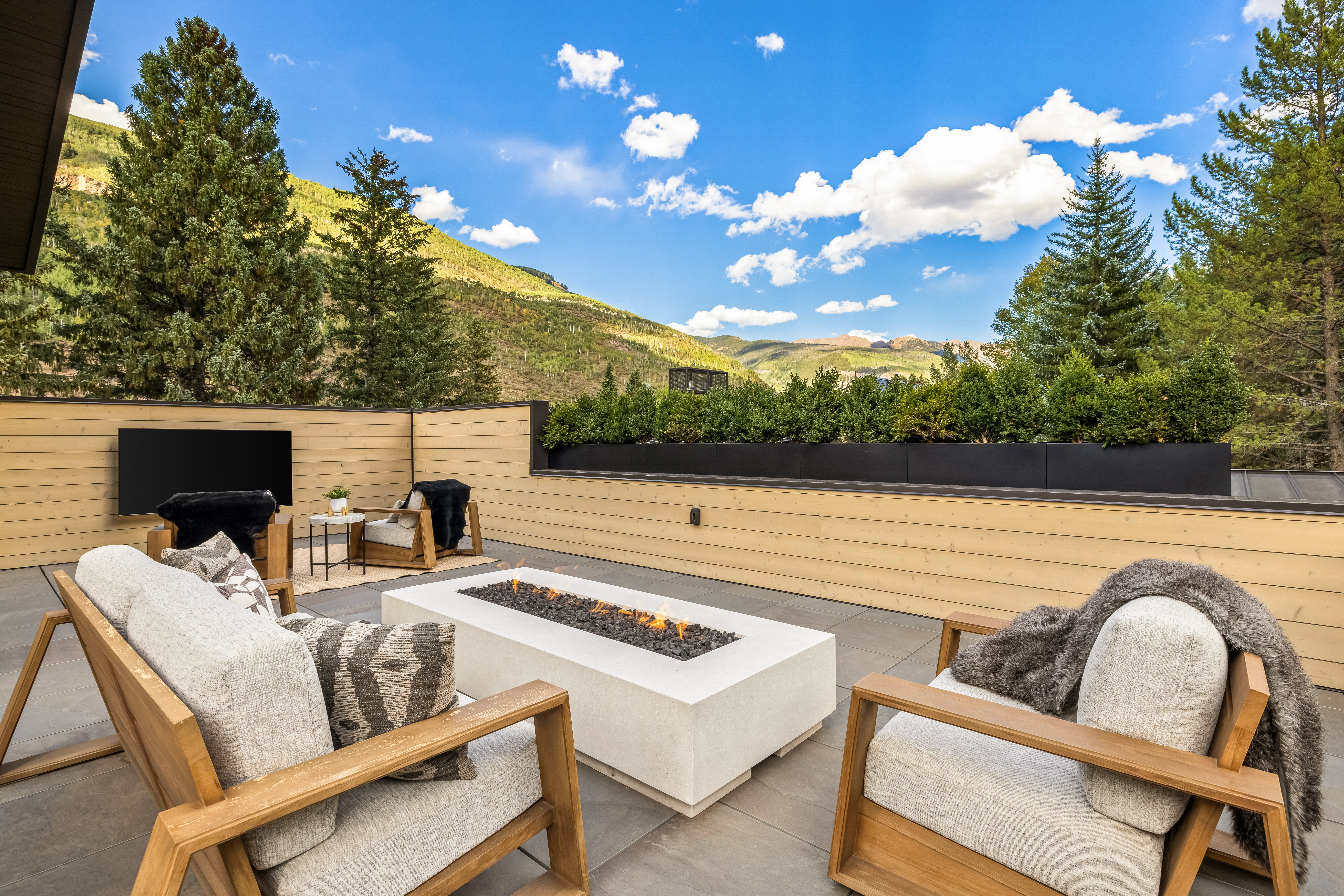 1487 Vail Valley Drive 