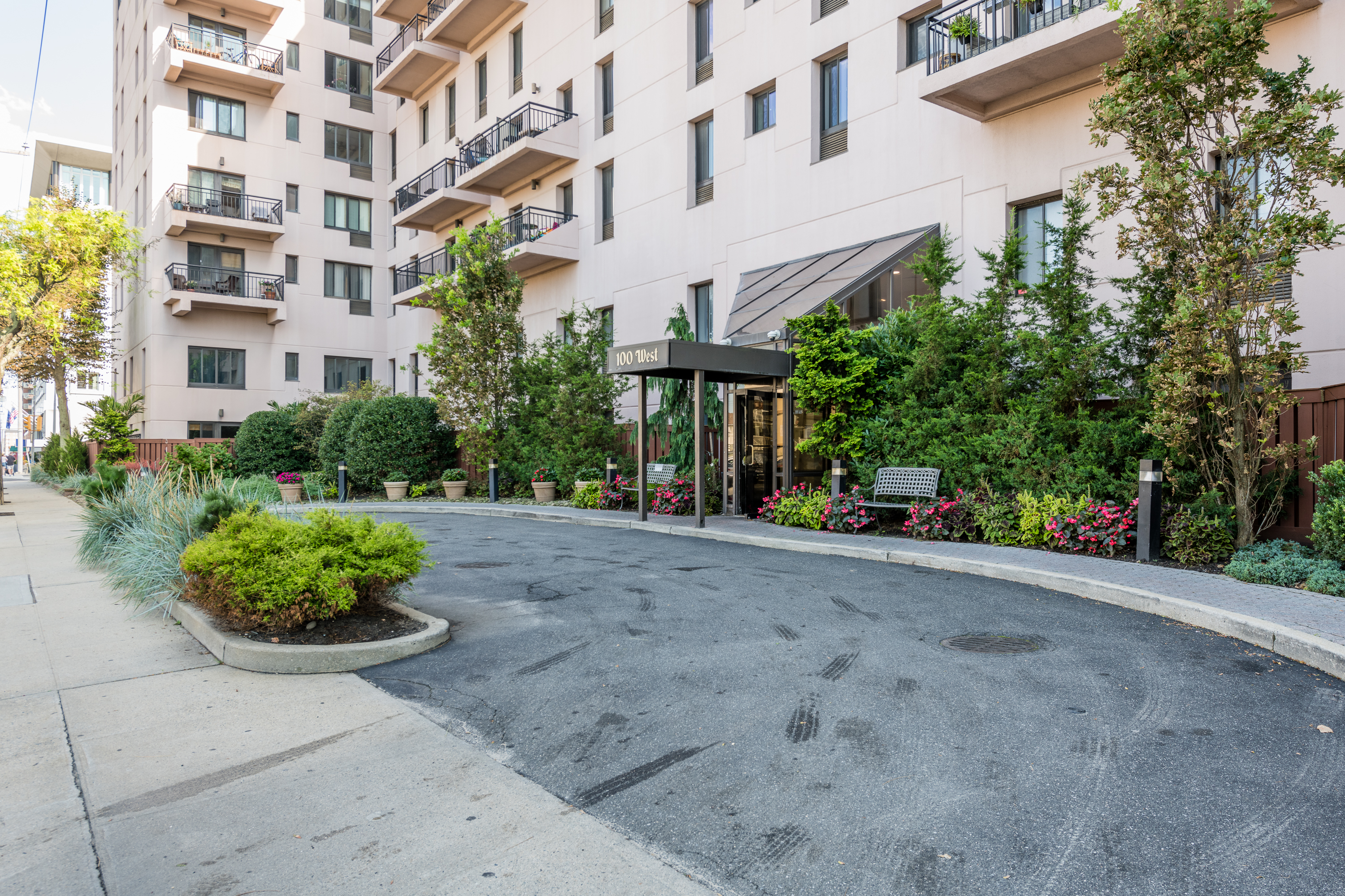 100 W Broadway Unit# 7Jj