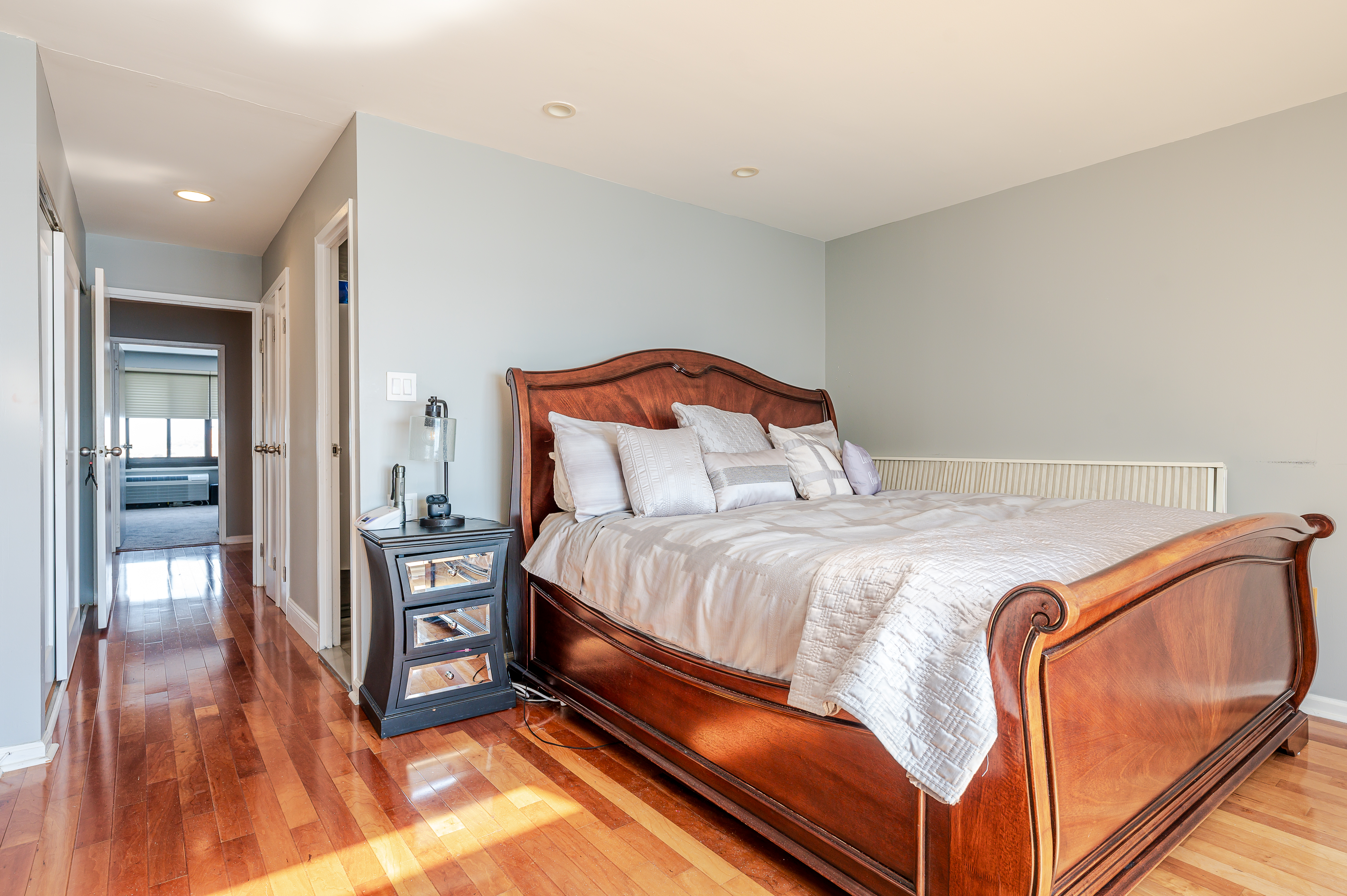 100 W Broadway Unit# 7Jj