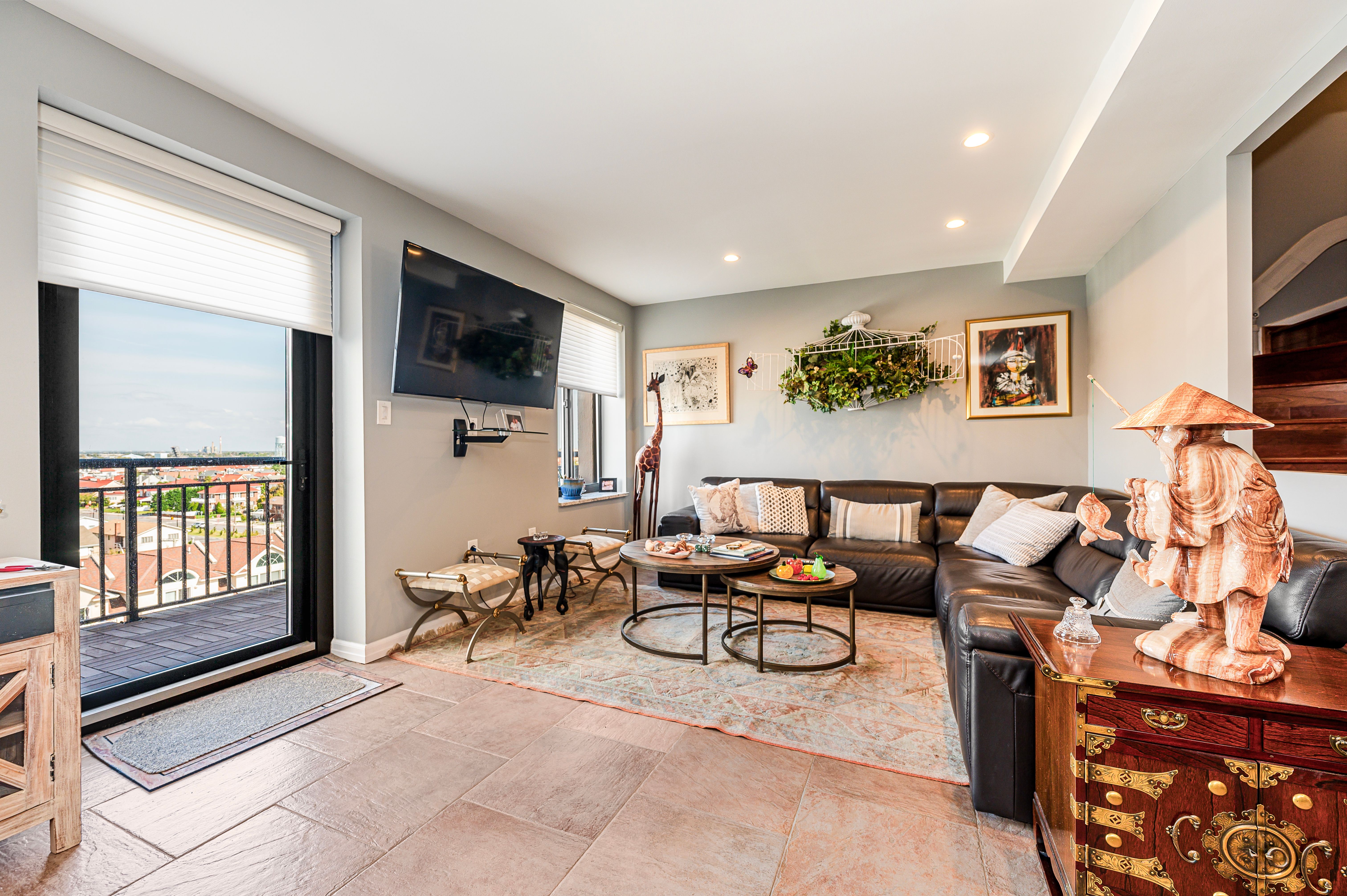 100 W Broadway Unit# 7Jj