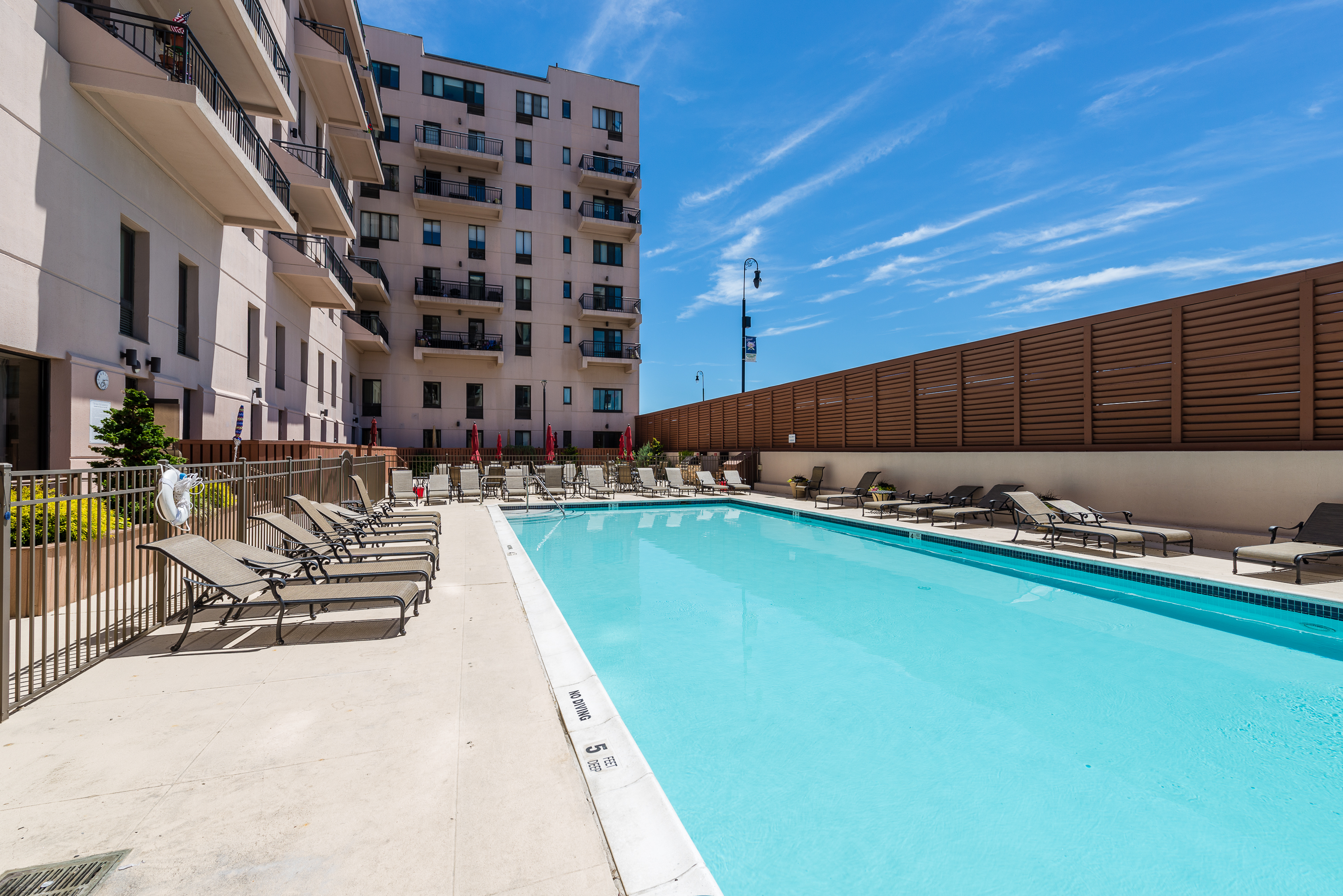 100 W Broadway Unit# 7Jj