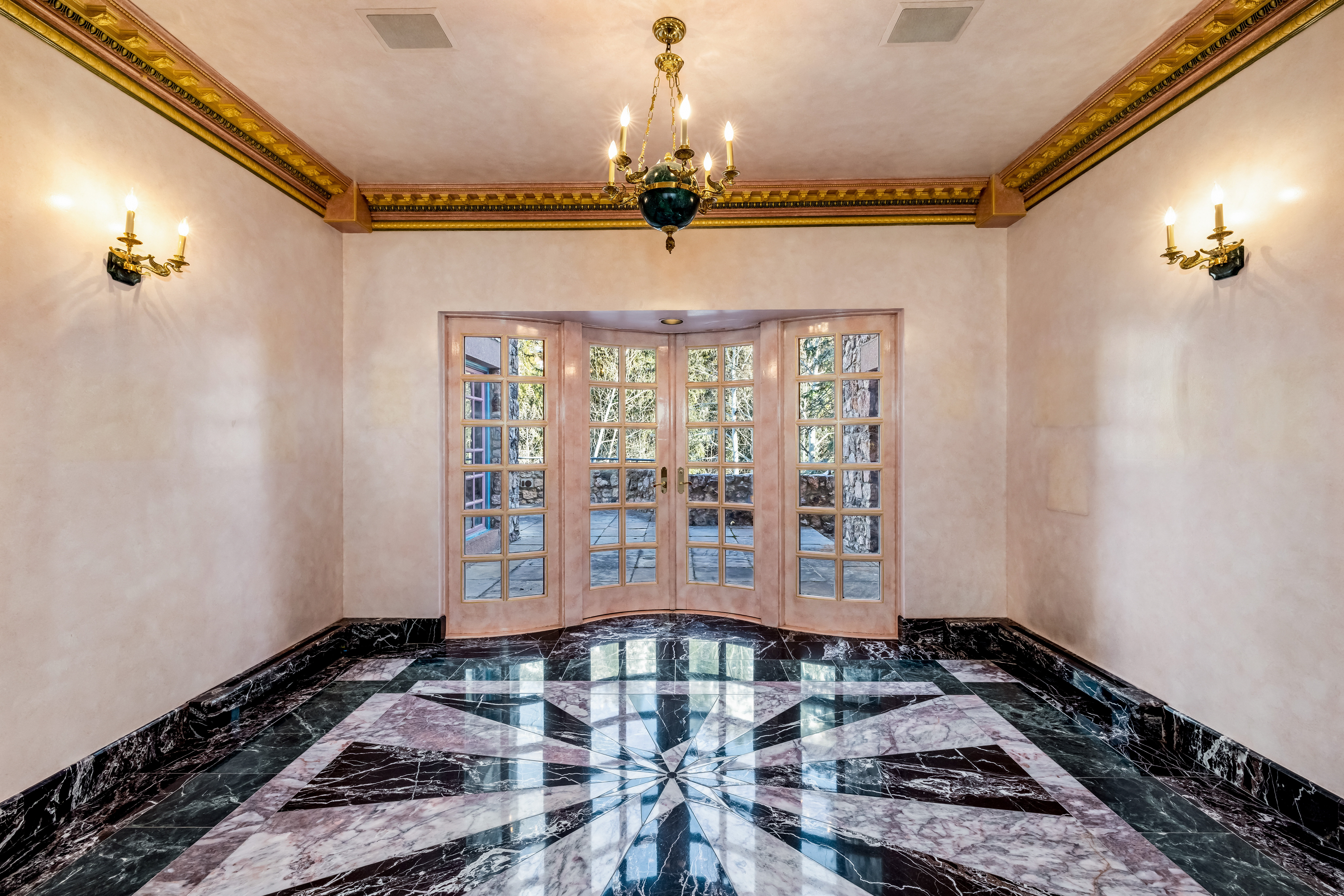 181 S. Fairway Dr. 