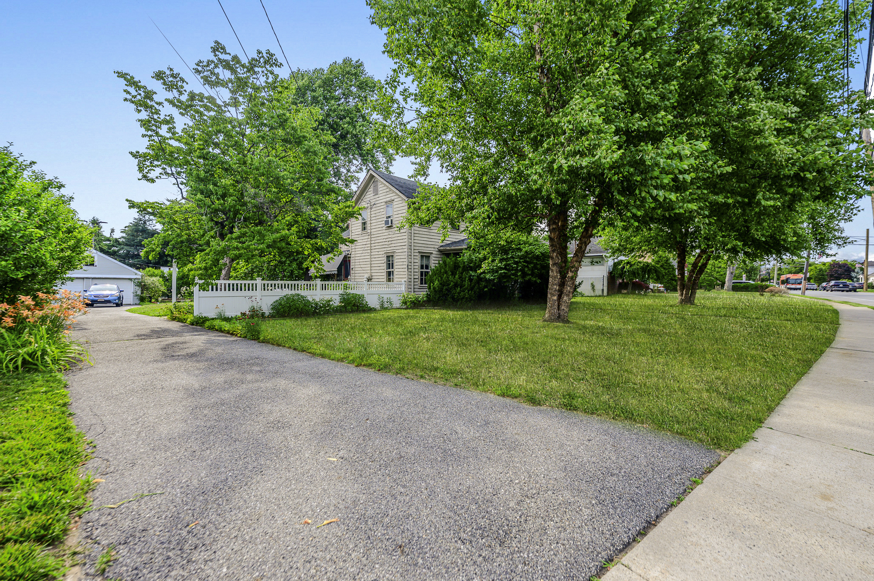 49 Hempstead Avenue