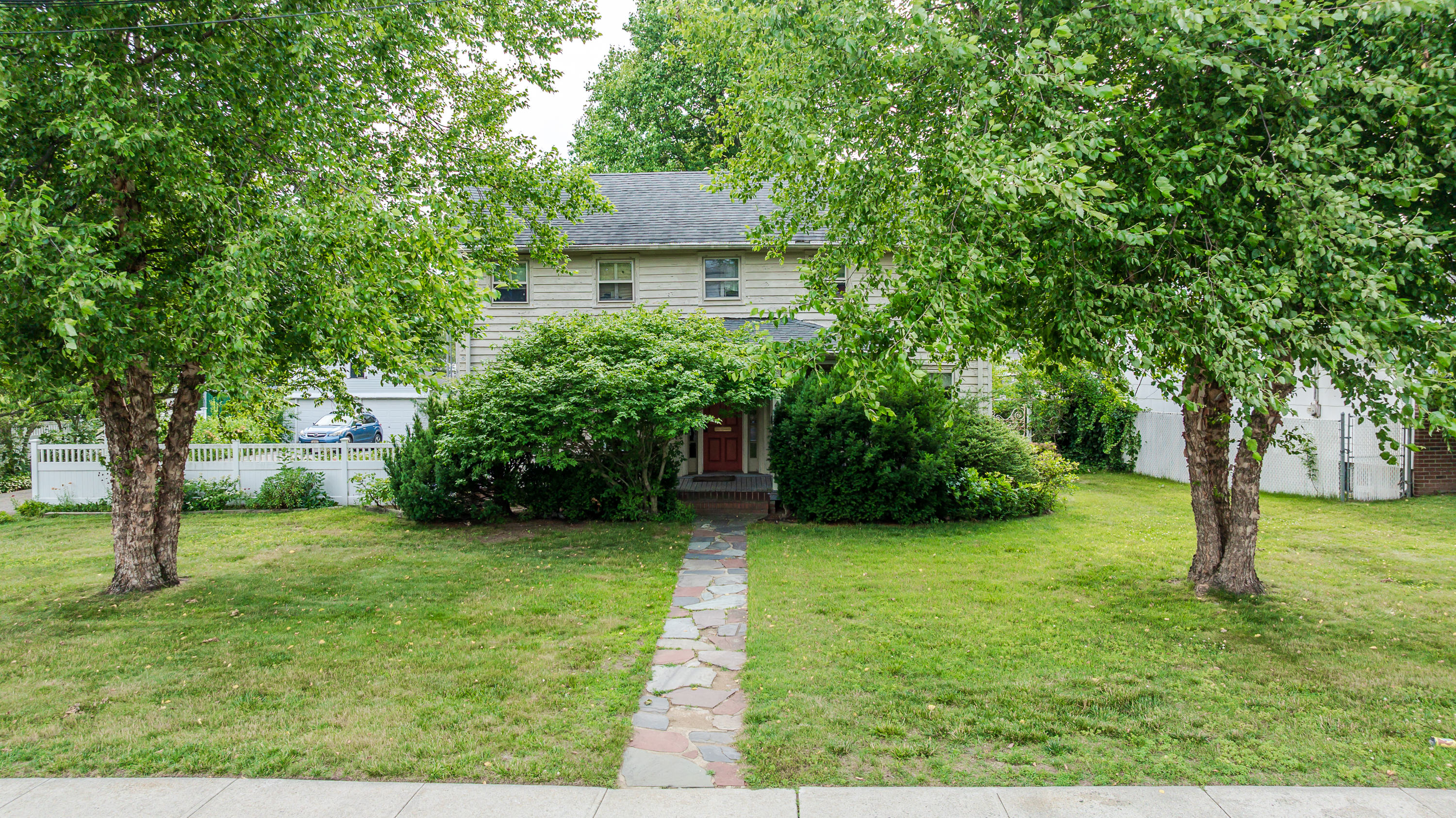 49 Hempstead Avenue