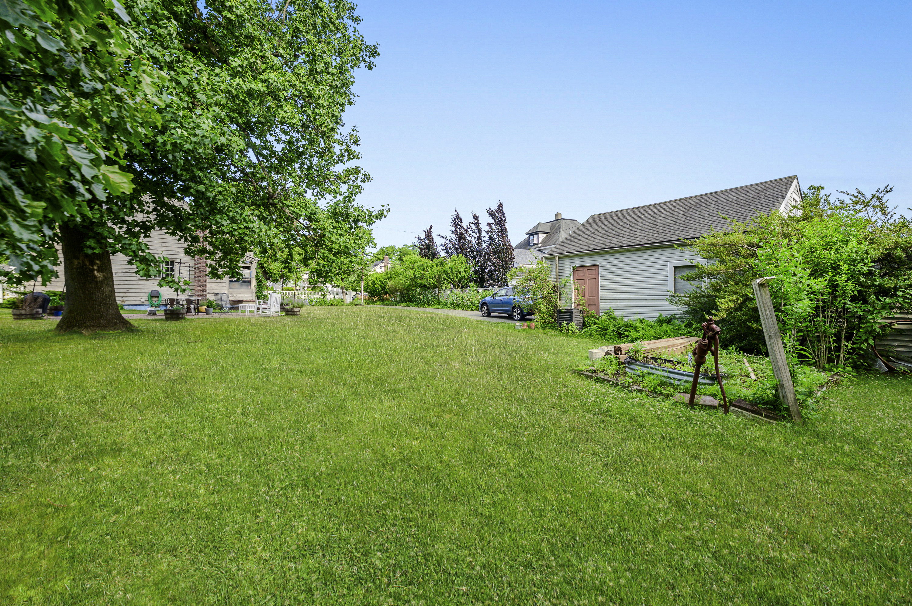 49 Hempstead Avenue