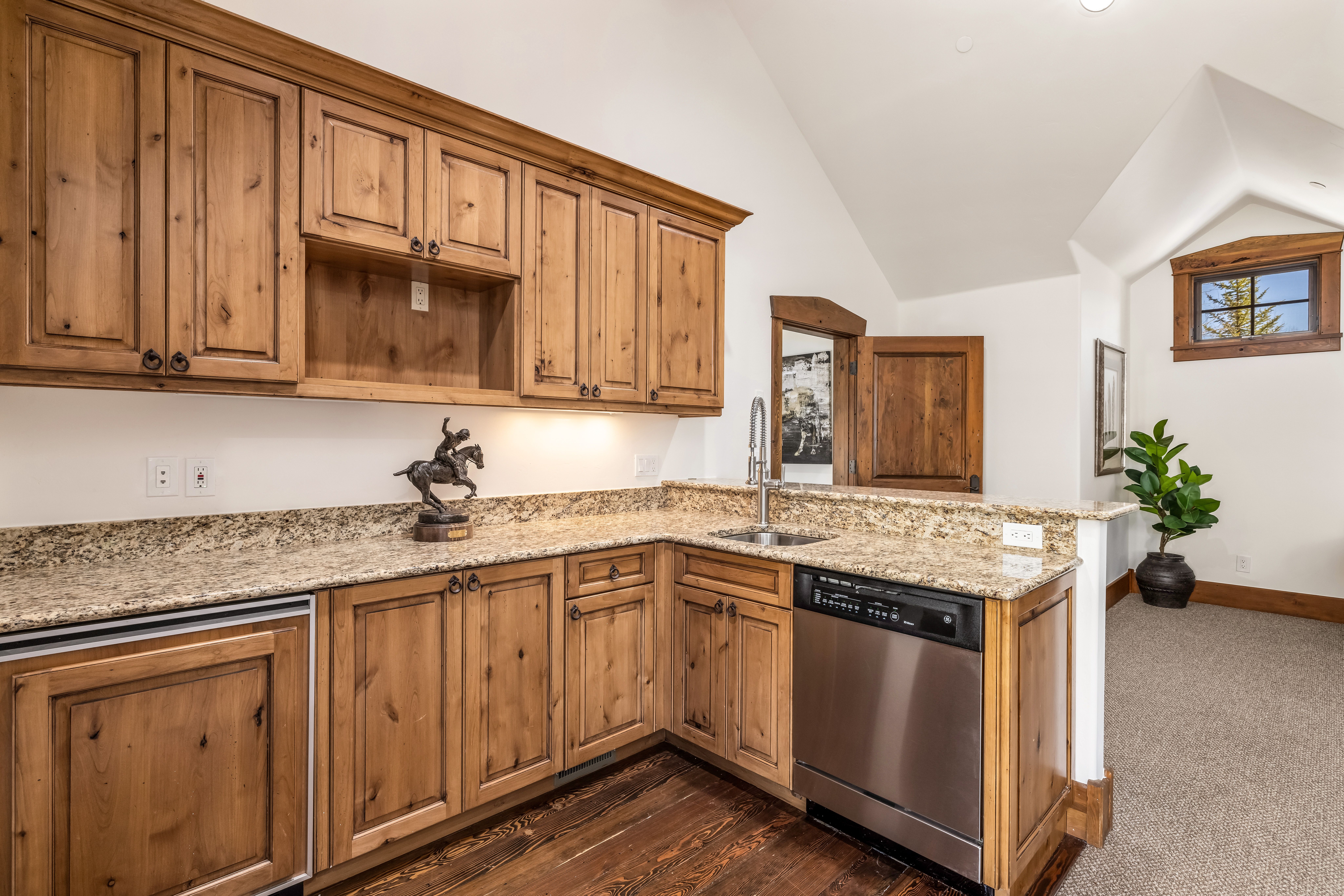 37 Aspen Meadows Road 