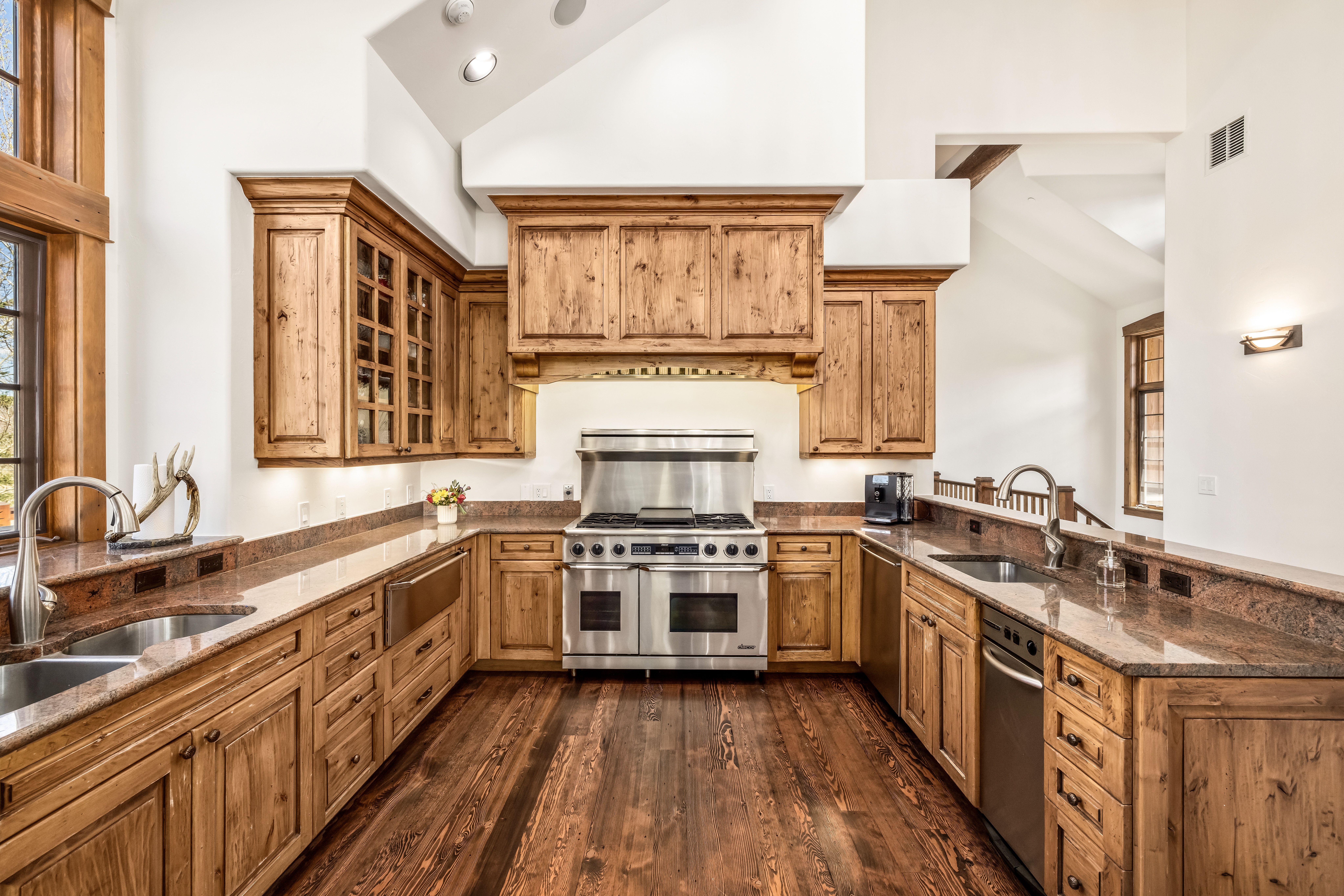 37 Aspen Meadows Road 