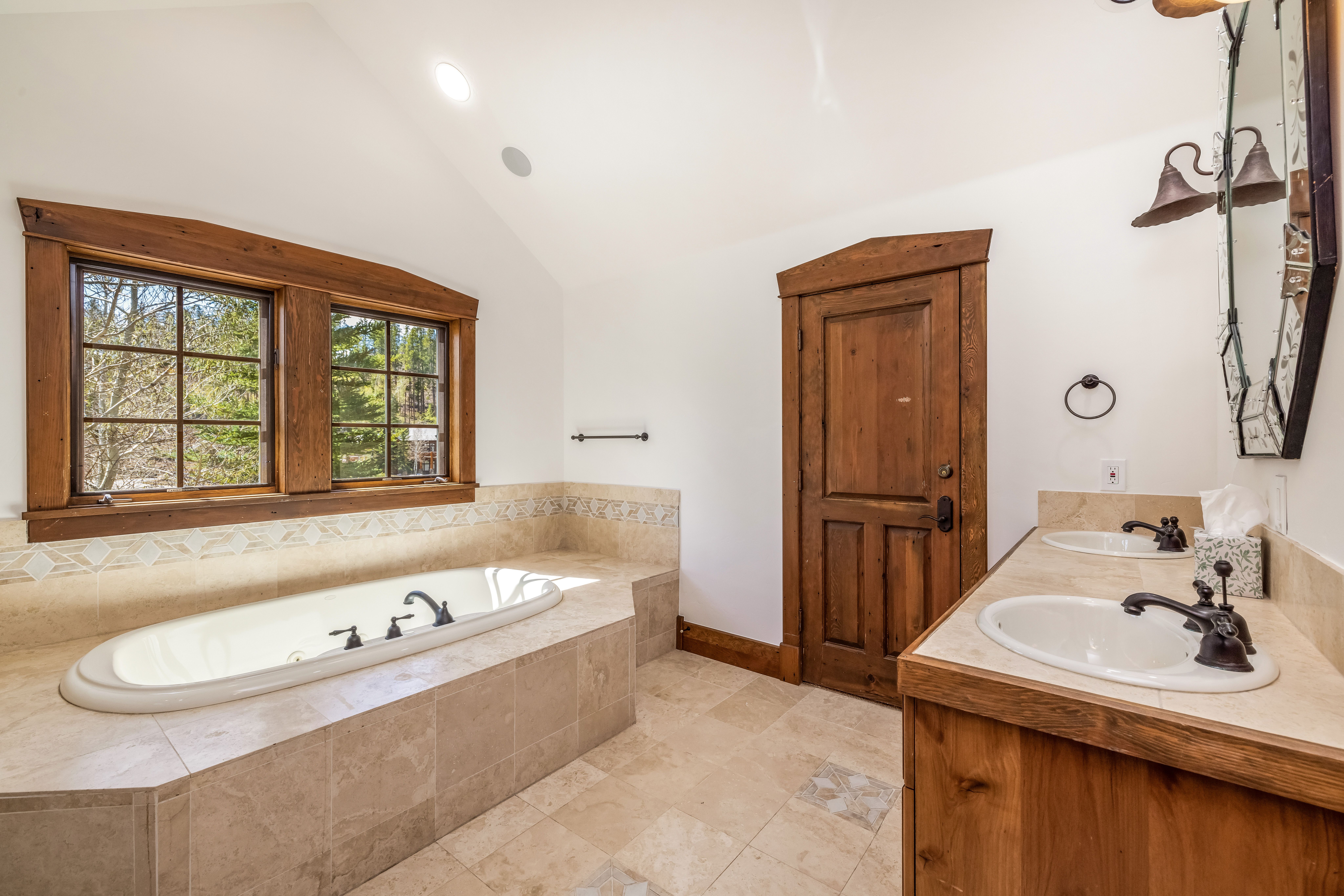 37 Aspen Meadows Road 