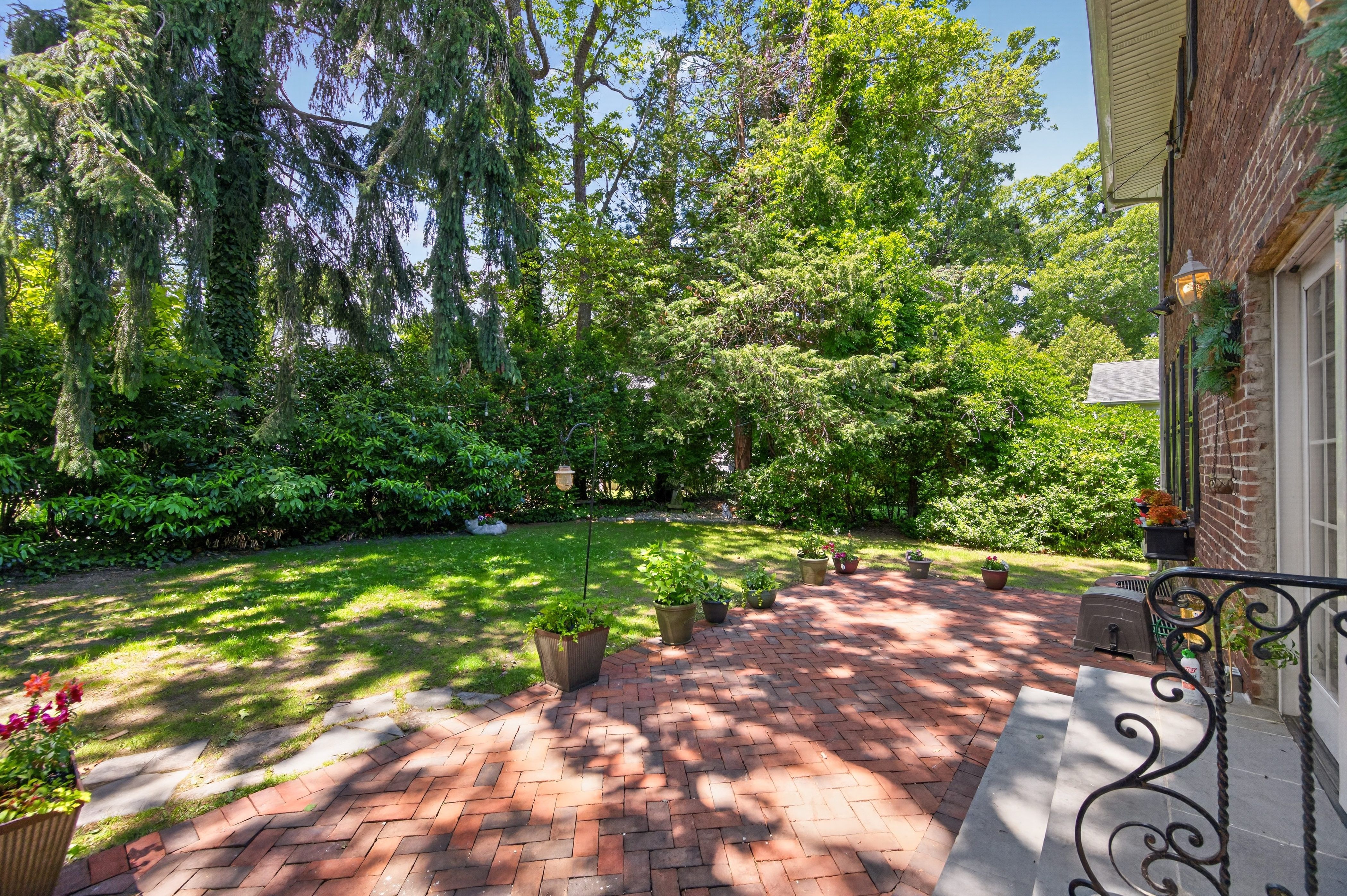 90 Mackey Avenue 