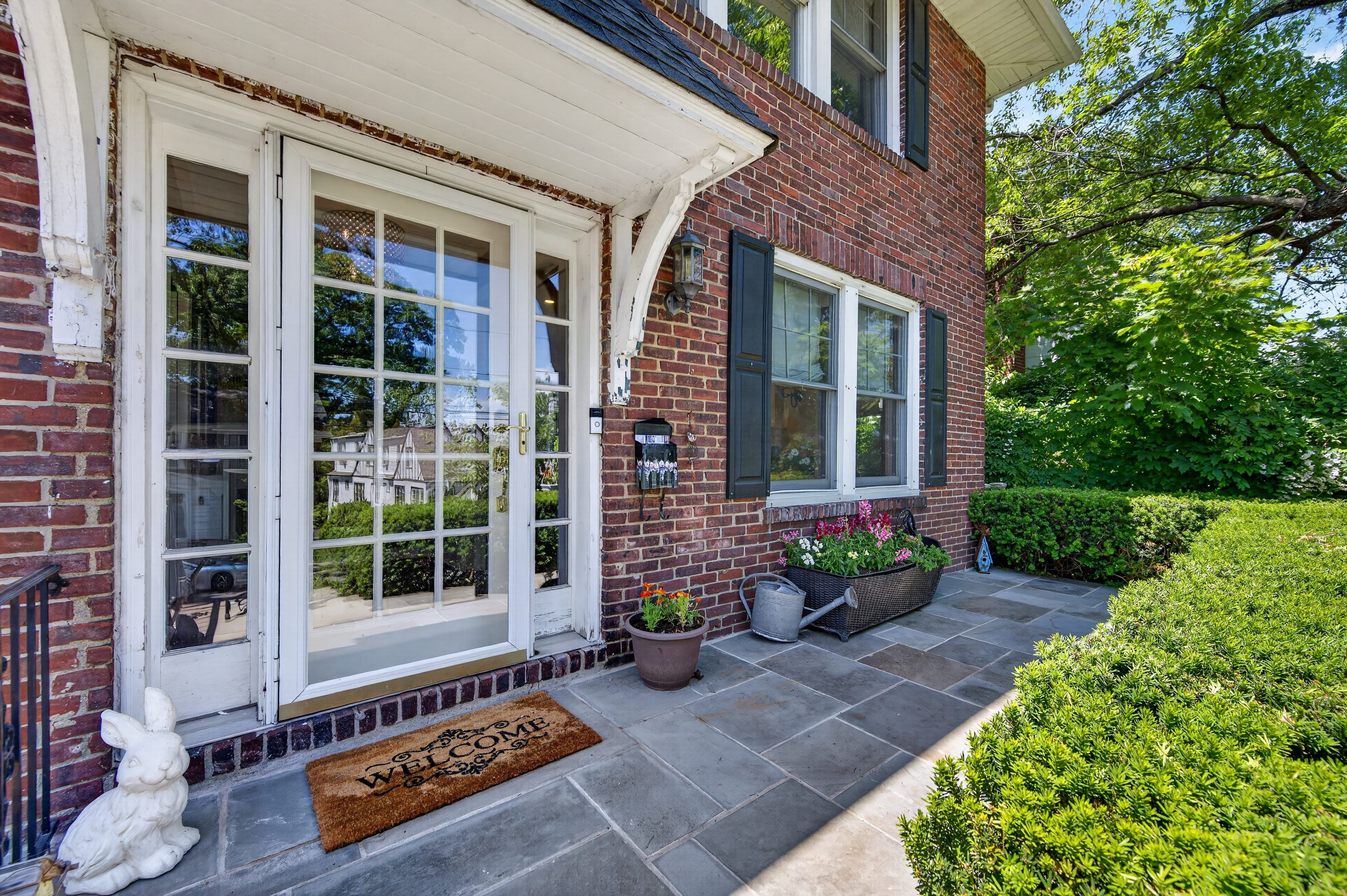 90 Mackey Avenue 