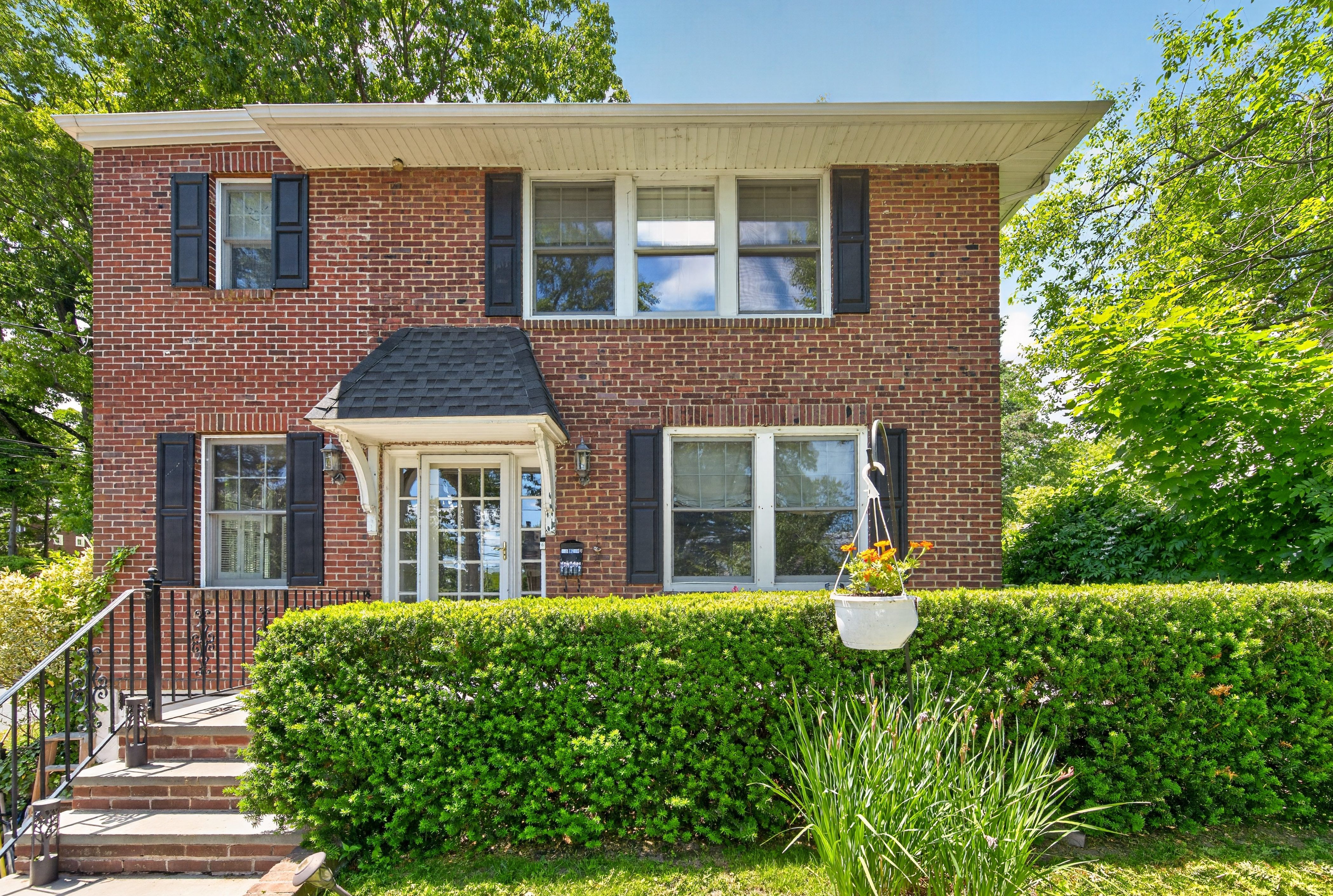 90 Mackey Avenue 