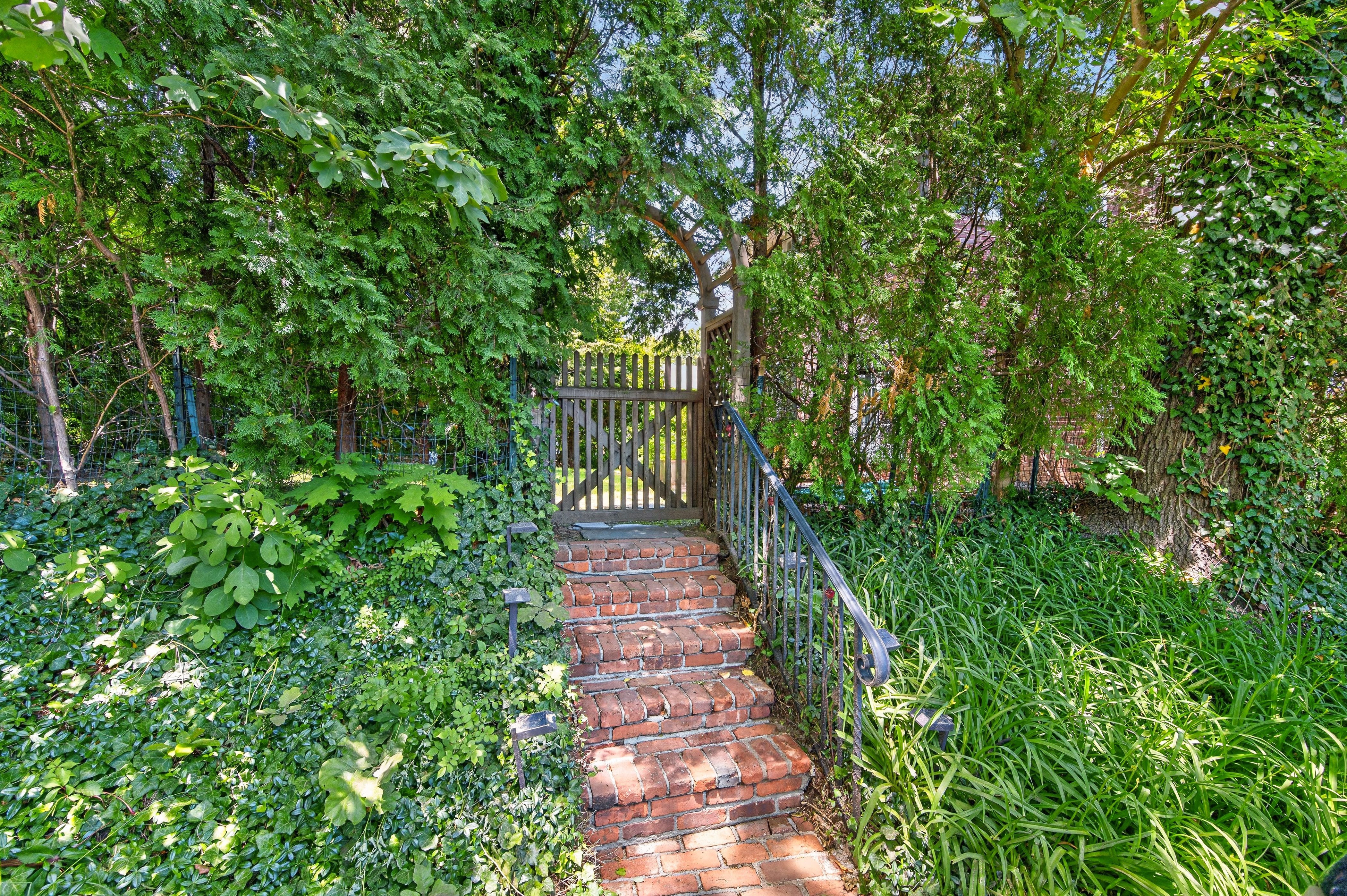 90 Mackey Avenue 