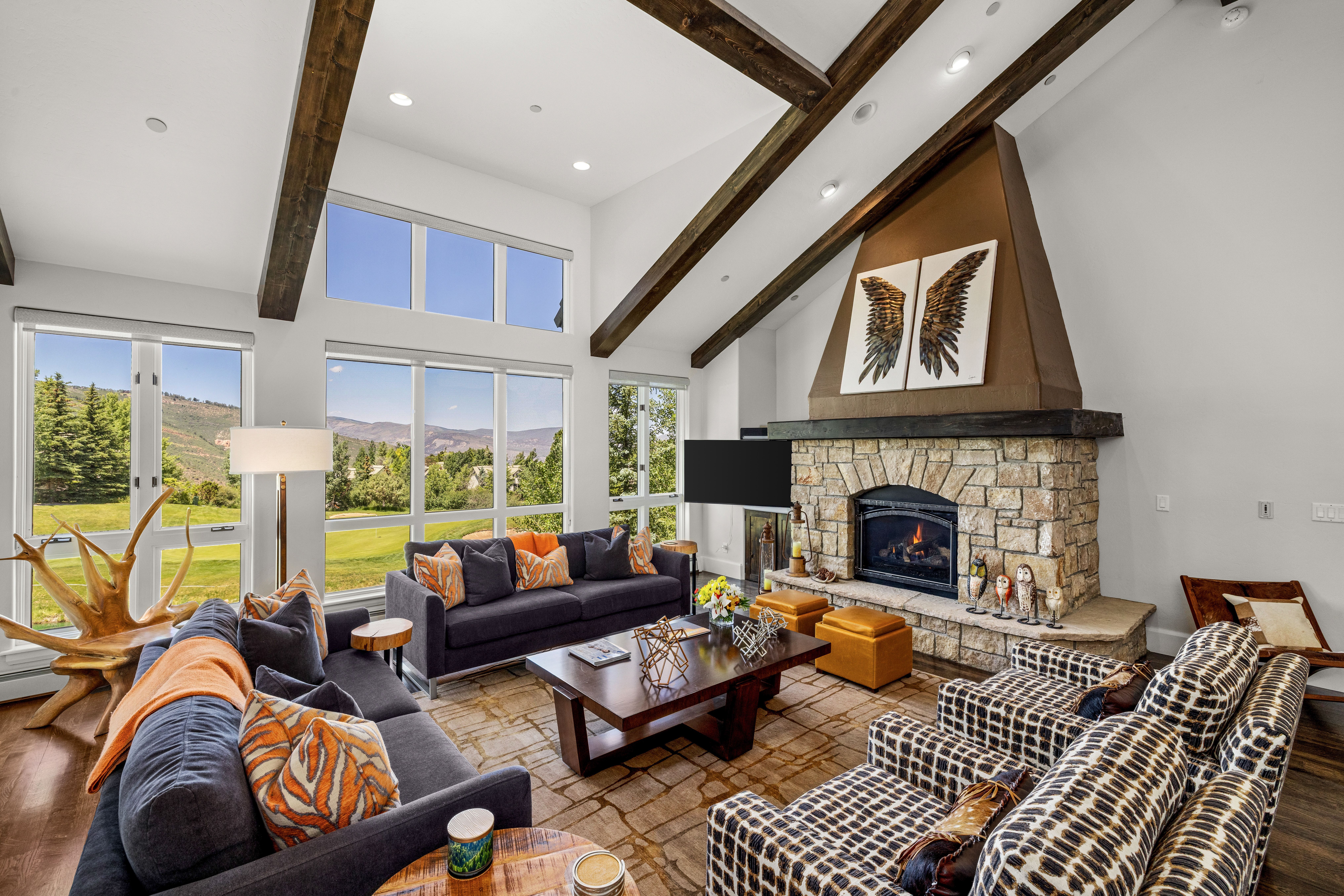 447 Kensington Dr 
