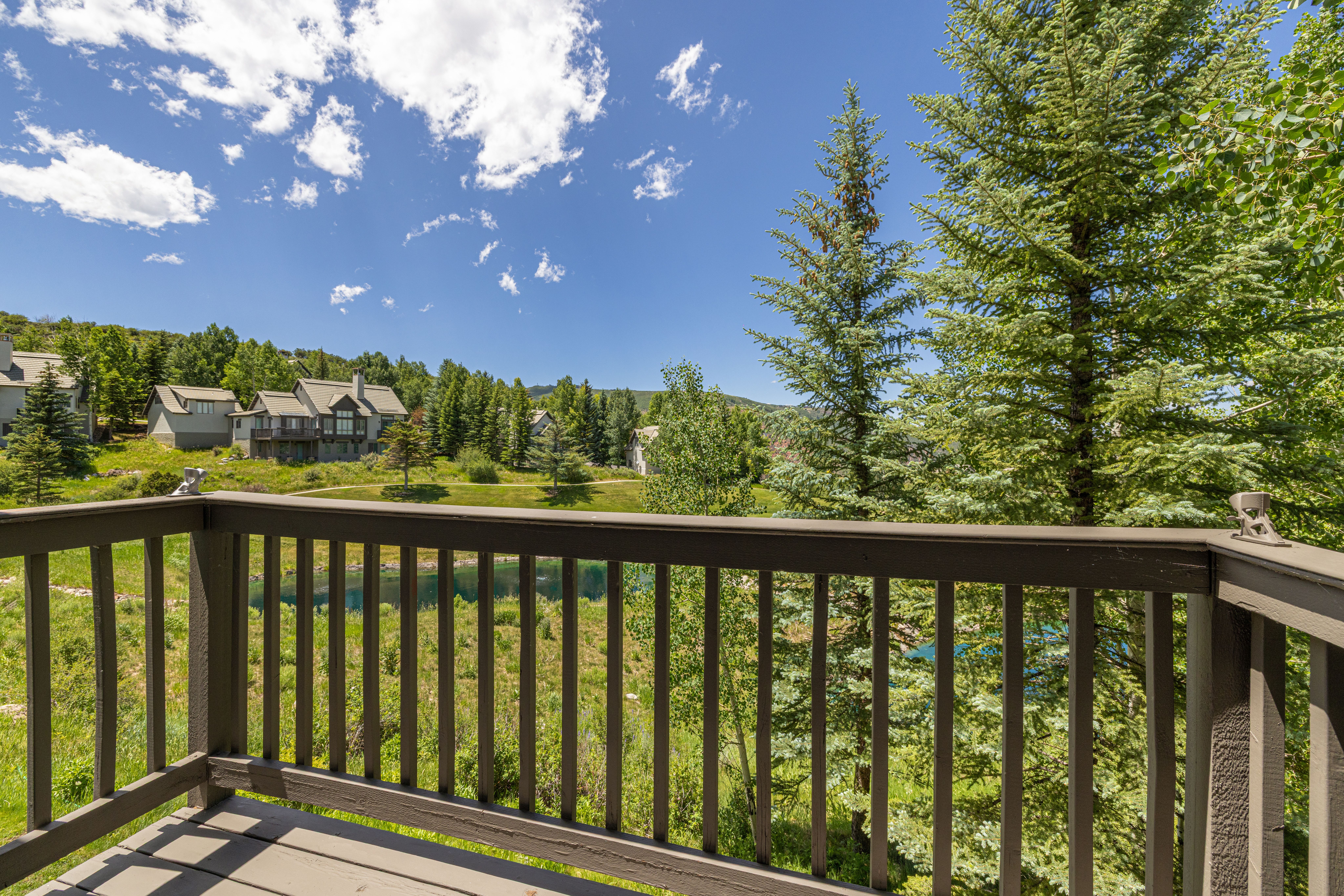 447 Kensington Dr 