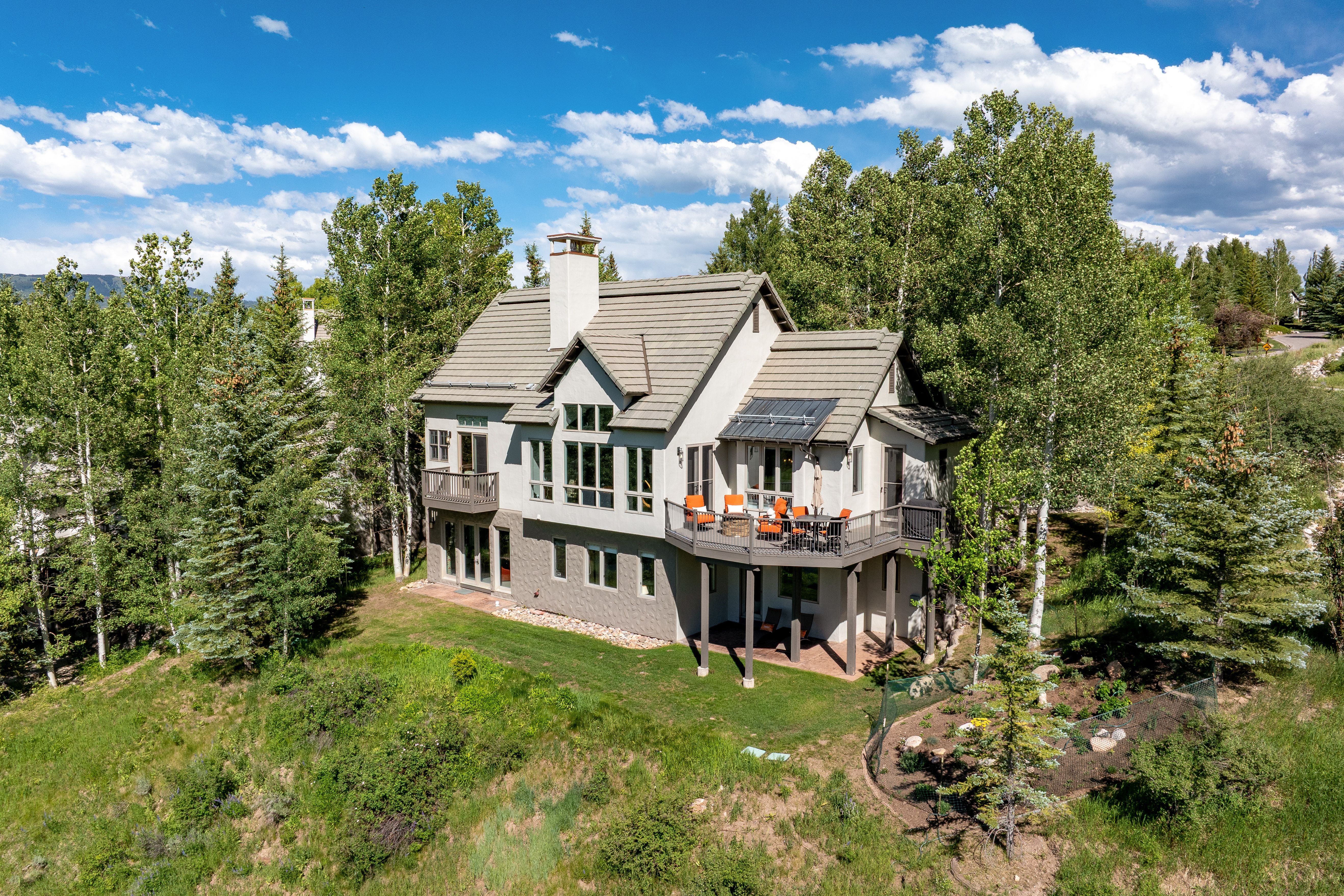 447 Kensington Dr 