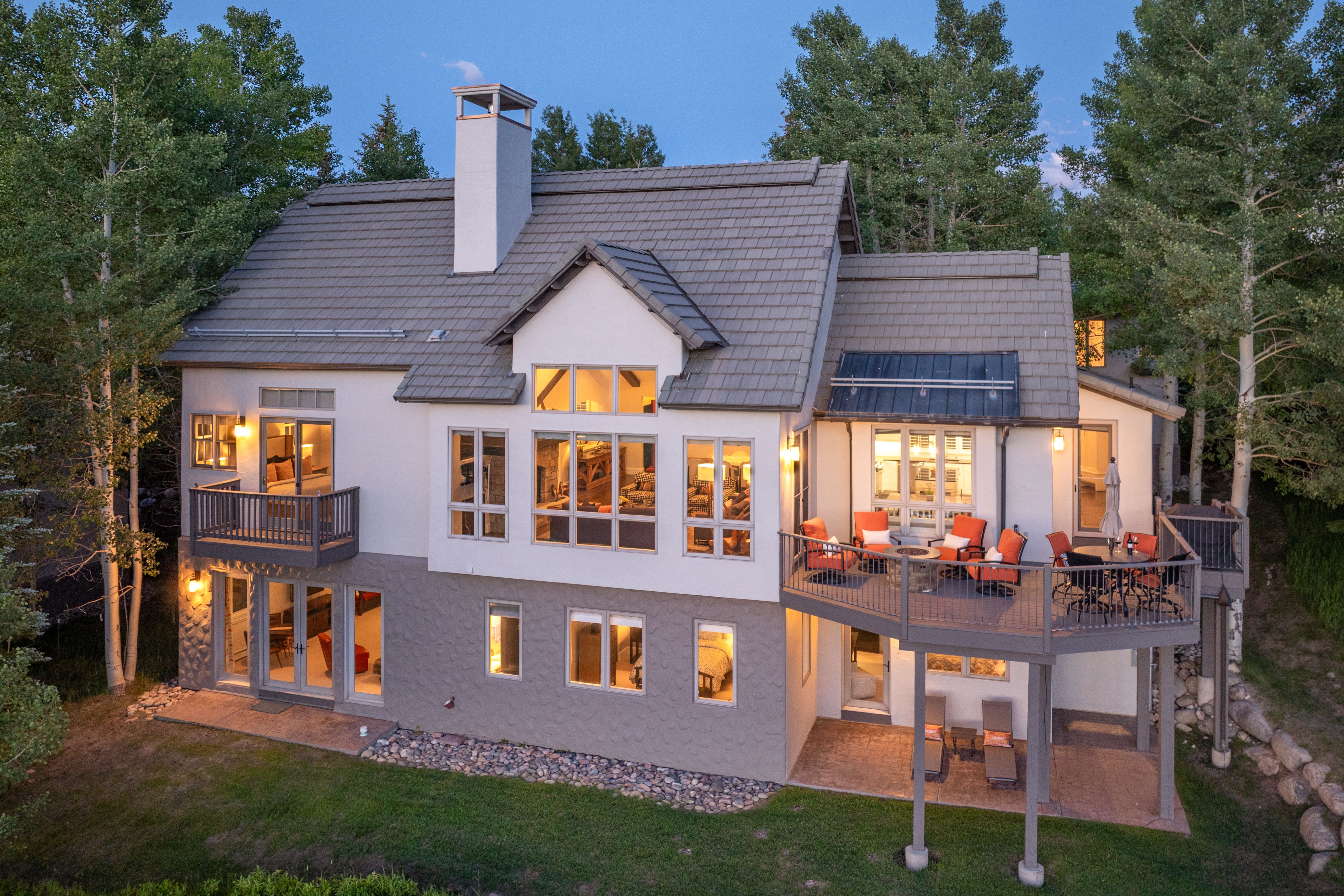 447 Kensington Dr 