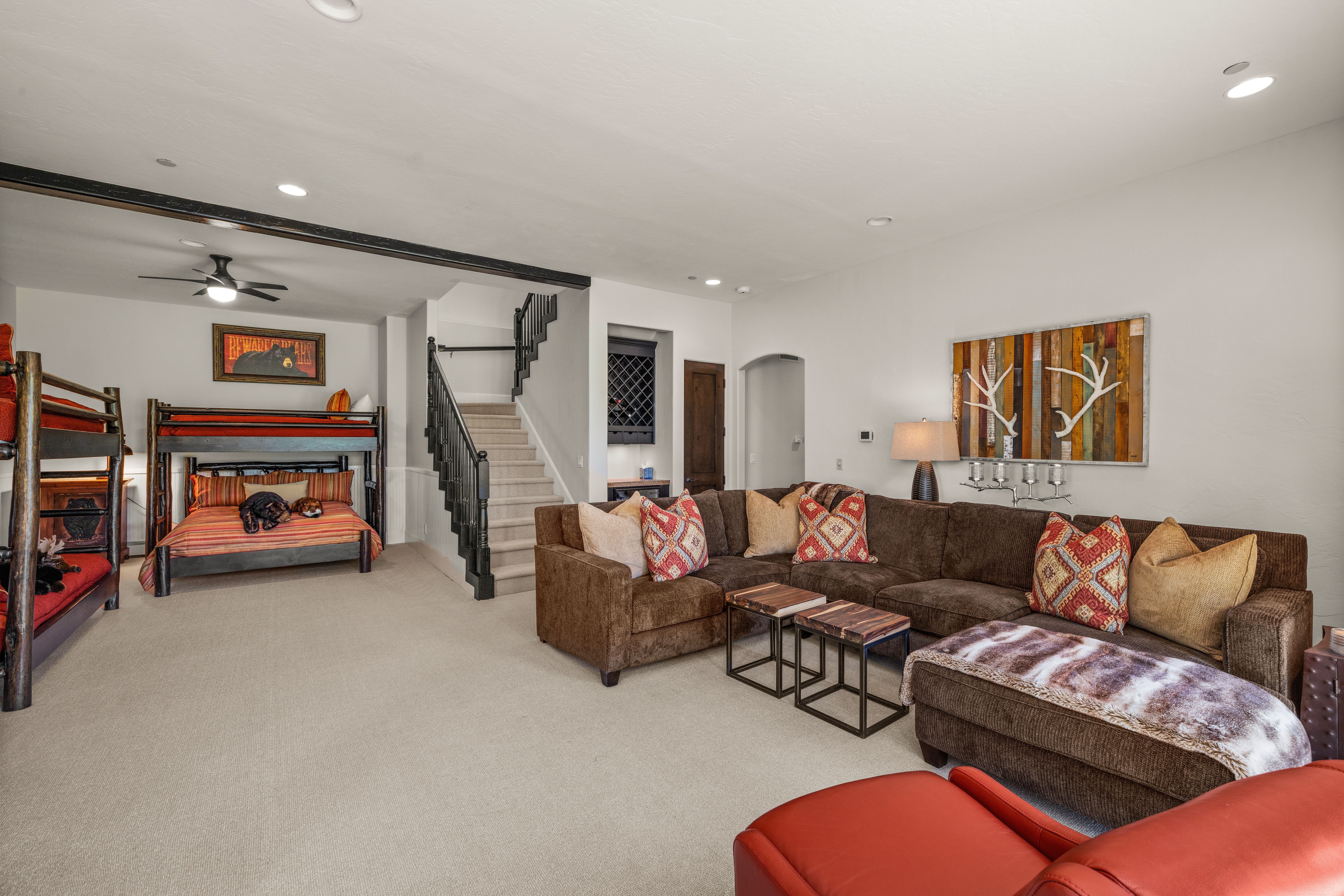 447 Kensington Dr 