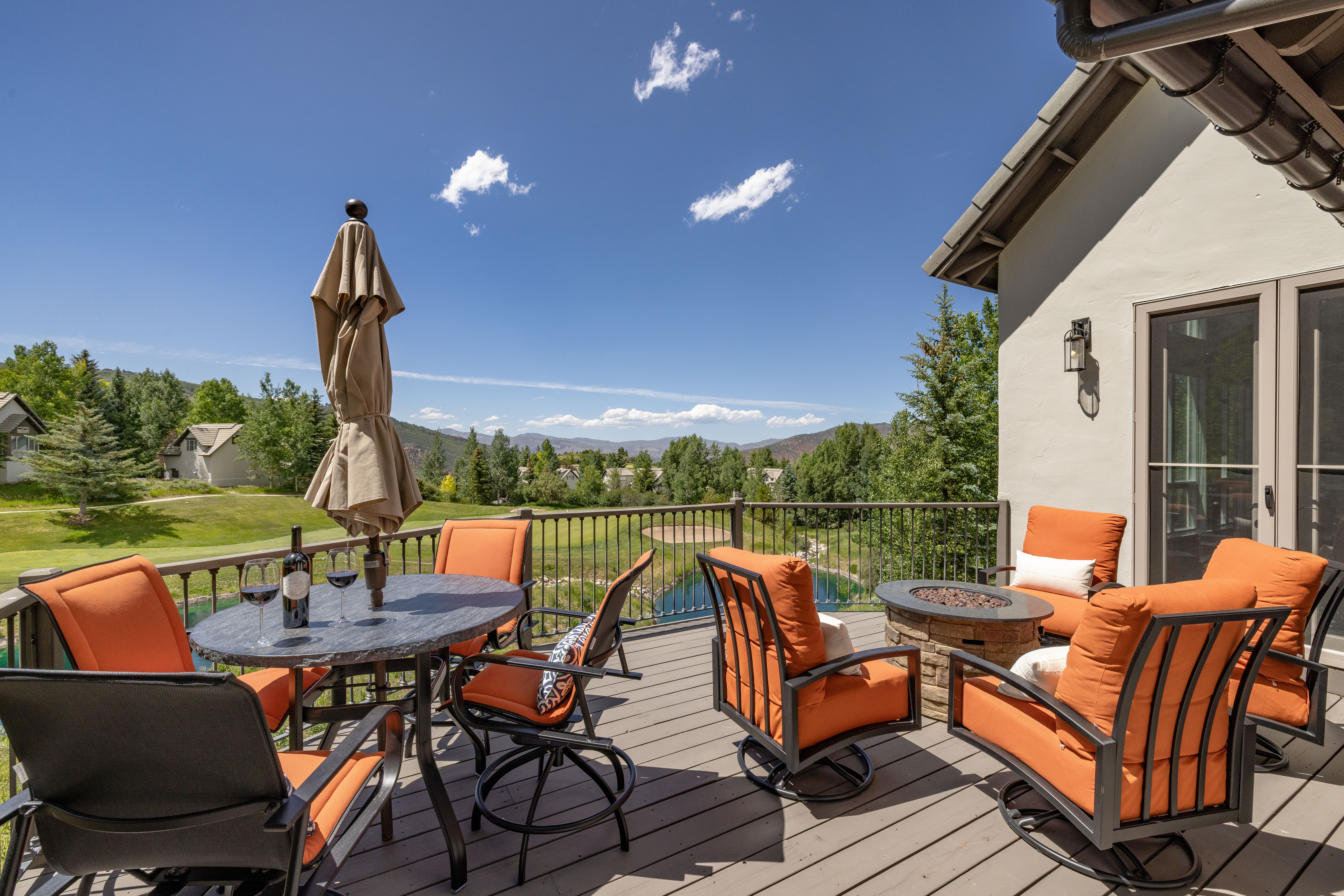 447 Kensington Dr 