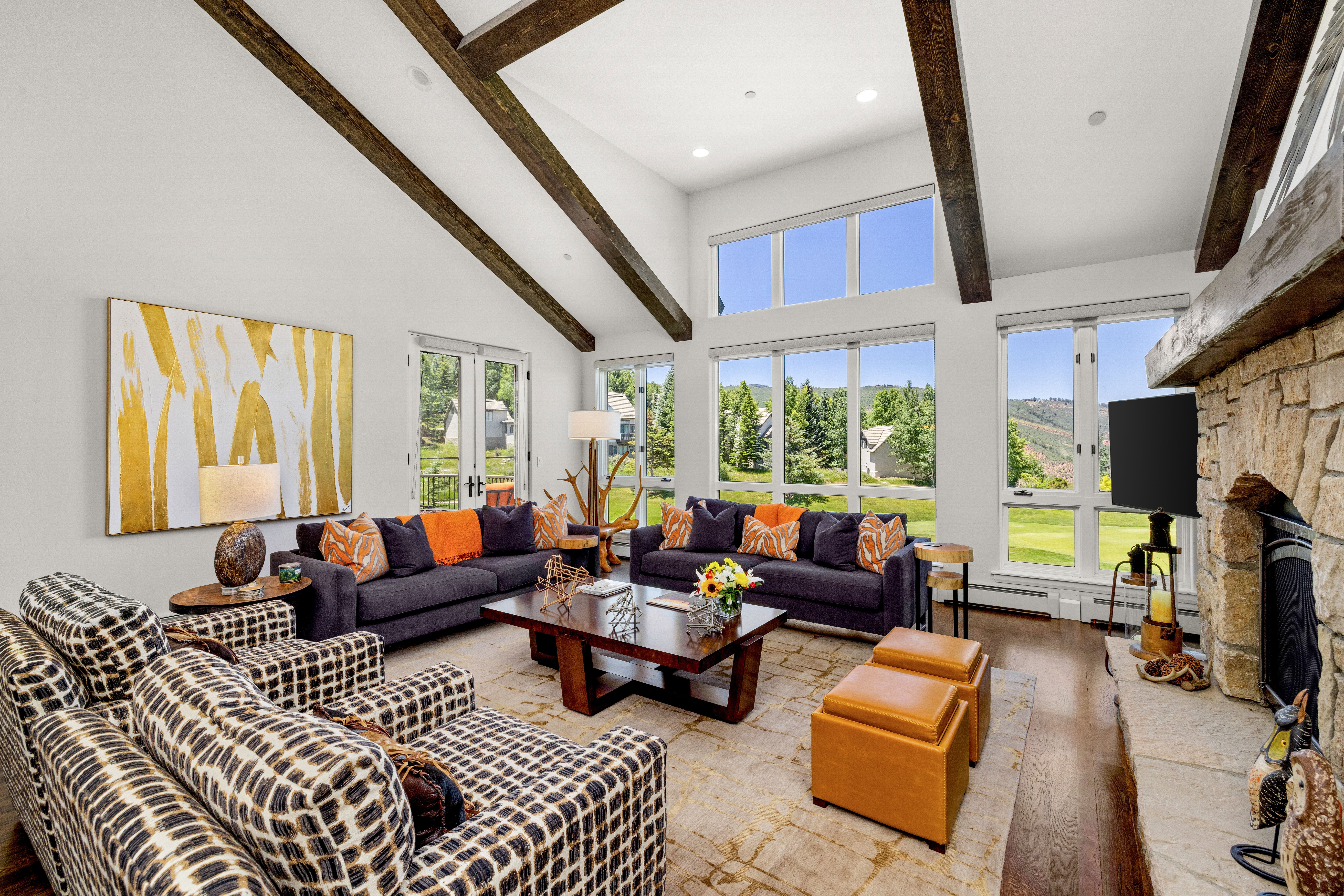 447 Kensington Dr 