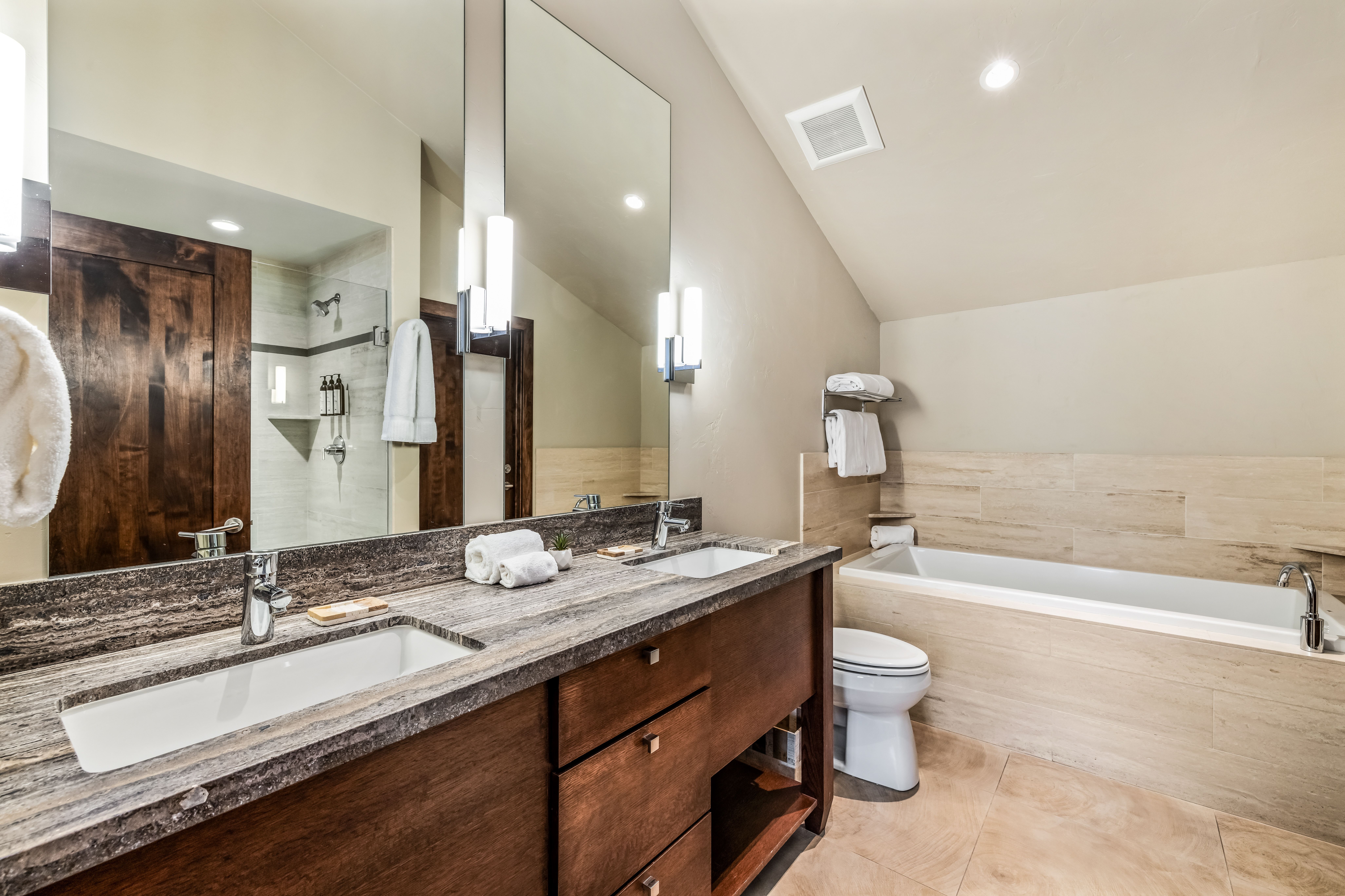 137 Benchmark Road Unit# 518