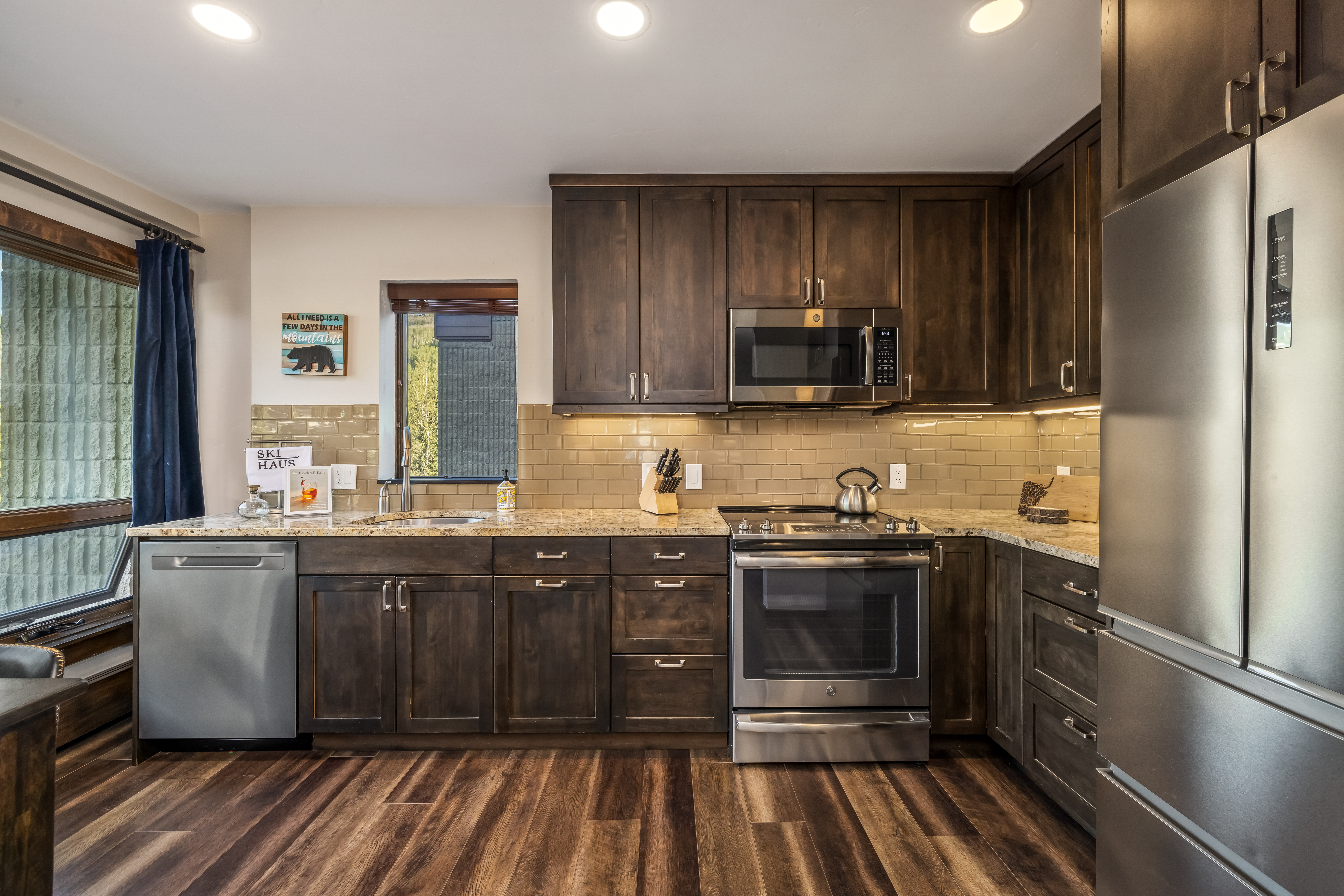 521 E Lionshead Circle Unit# # 405
