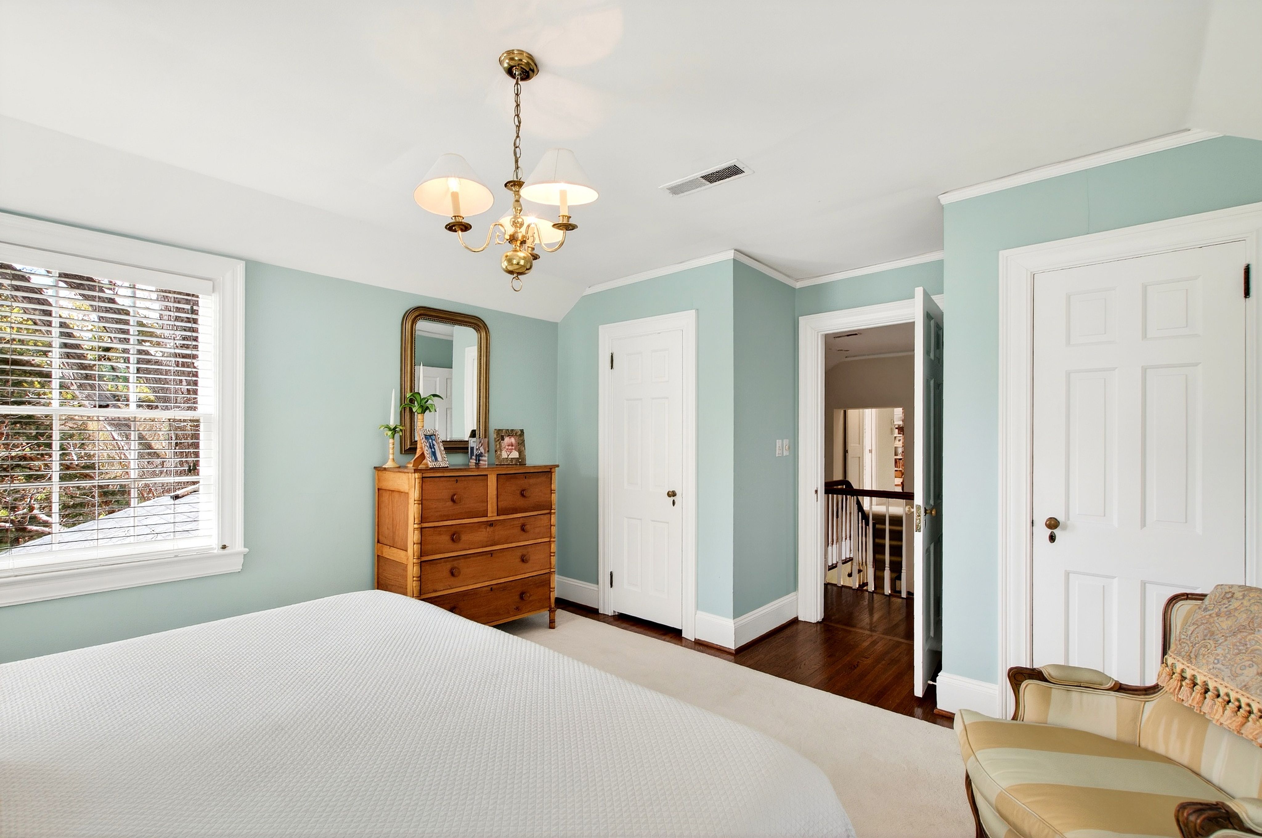 223 Hillcrest Circle 