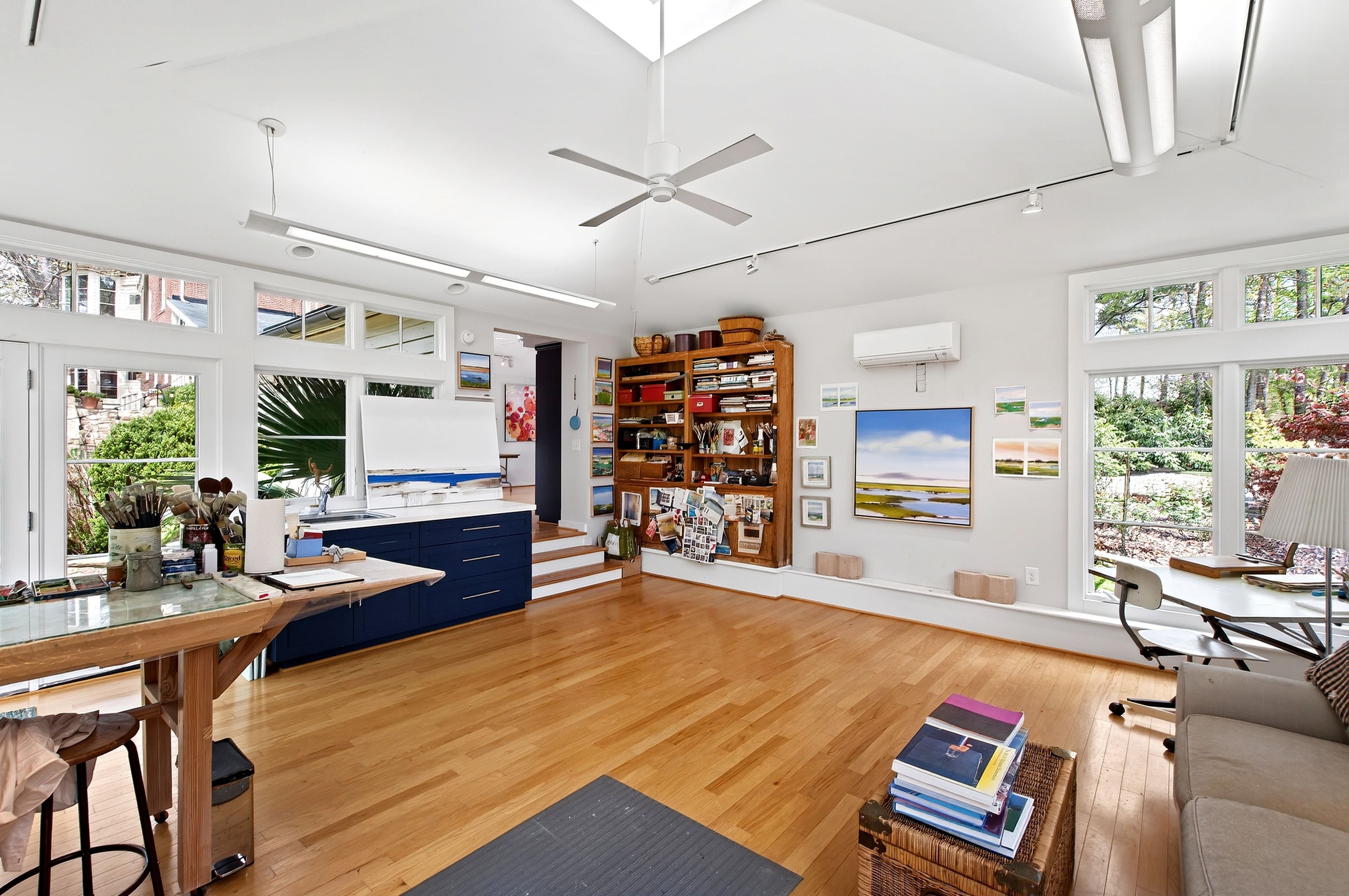 223 Hillcrest Circle 