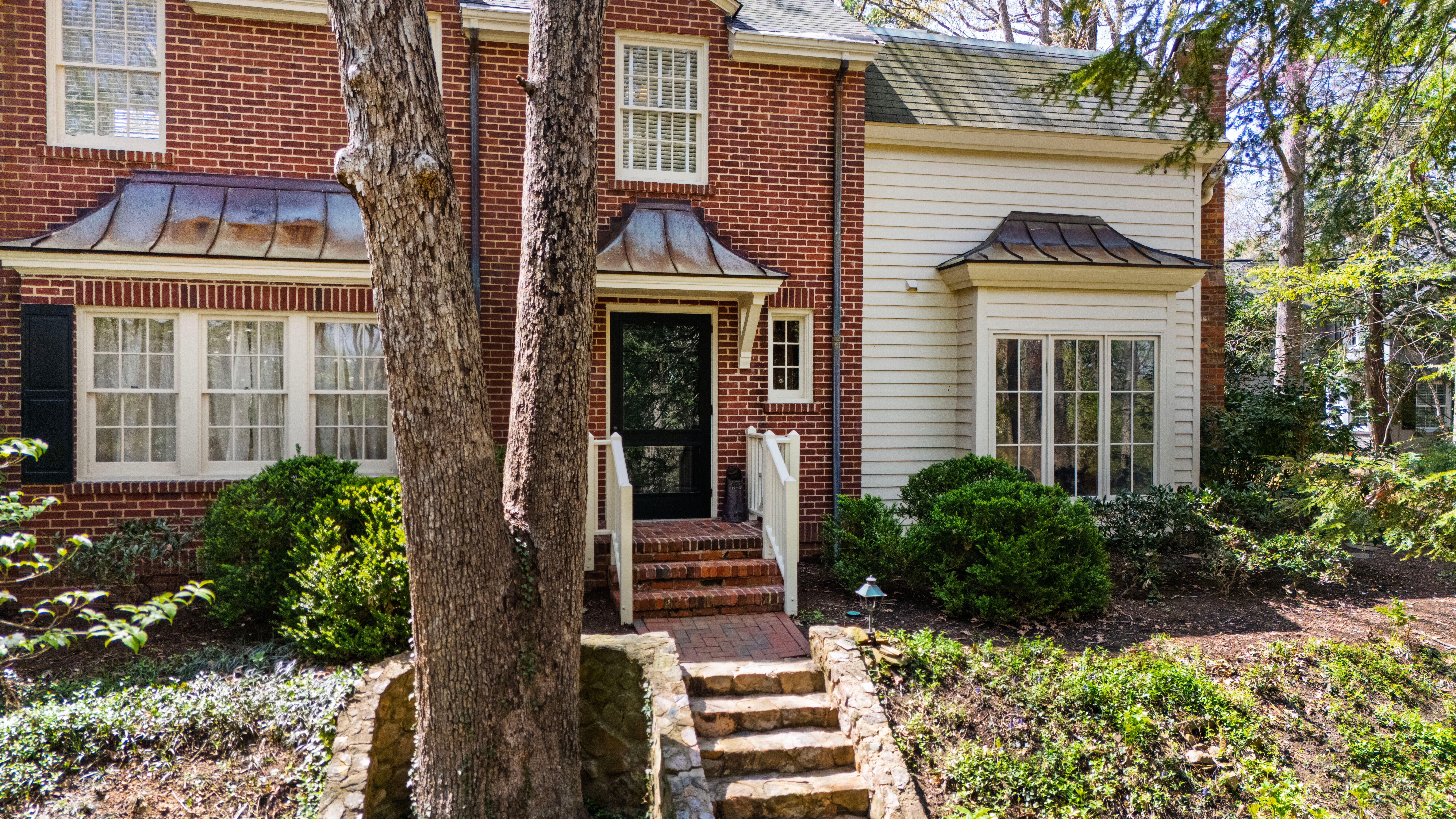 223 Hillcrest Circle 