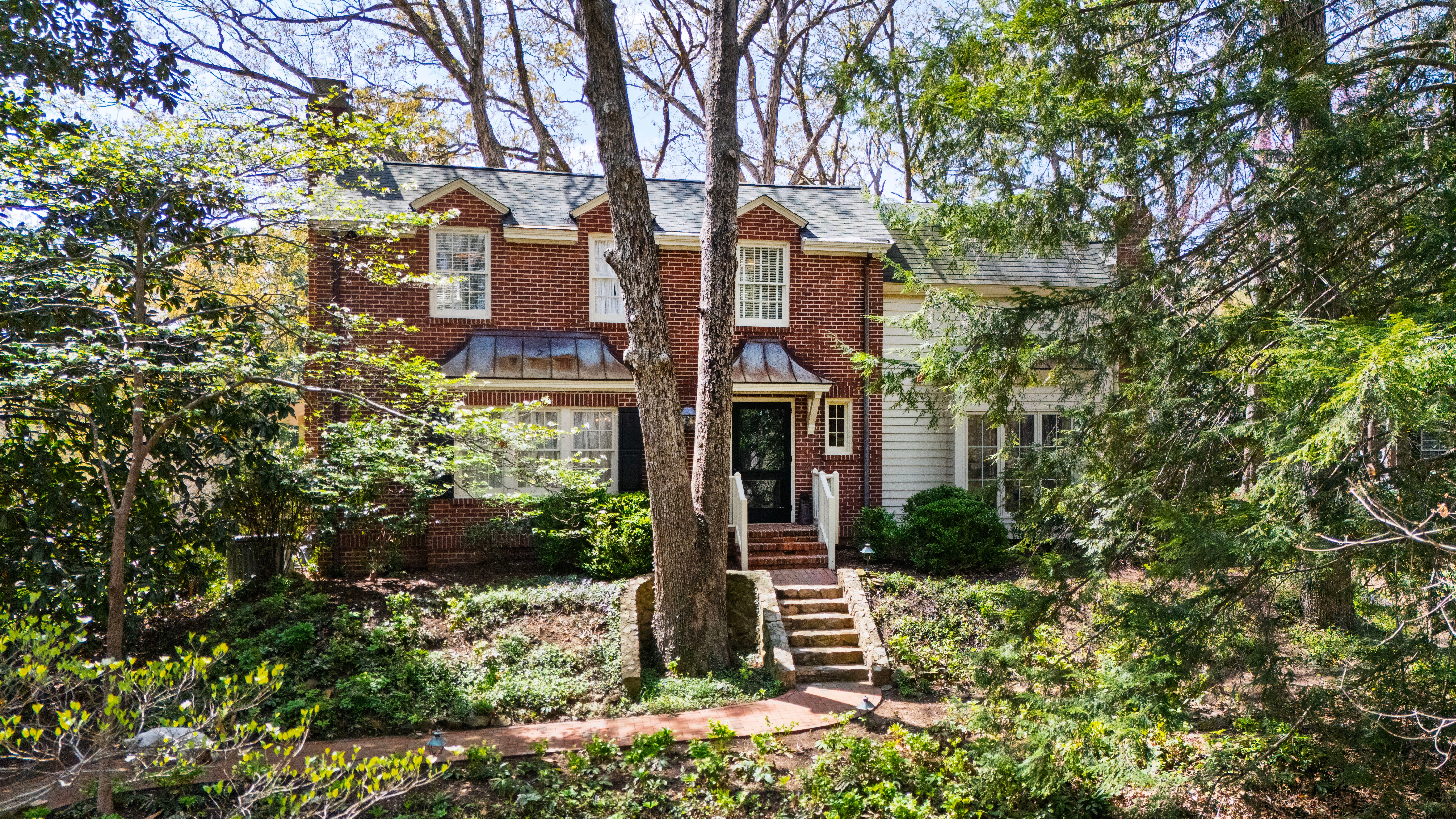 223 Hillcrest Circle 