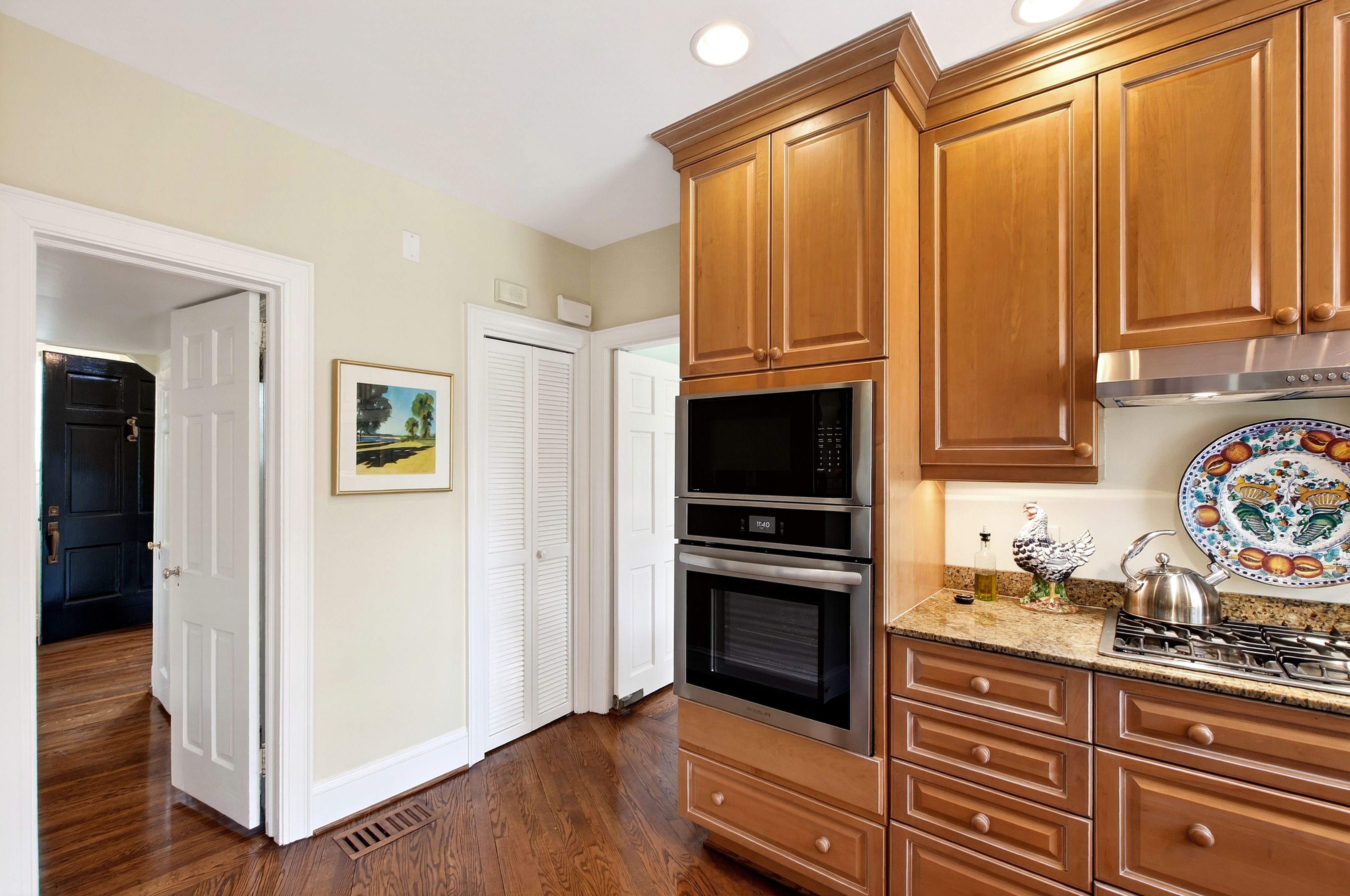 223 Hillcrest Circle 