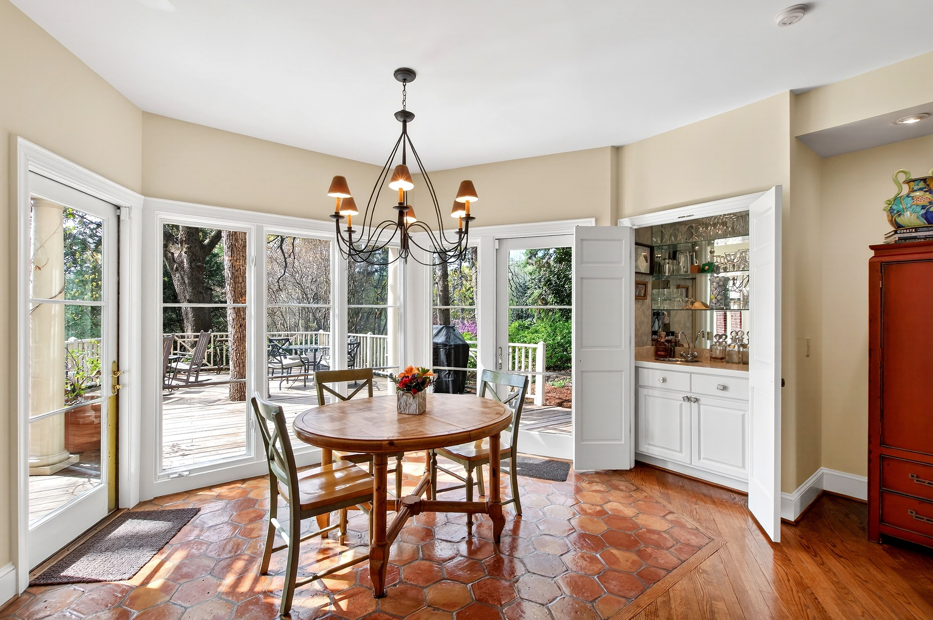 223 Hillcrest Circle 