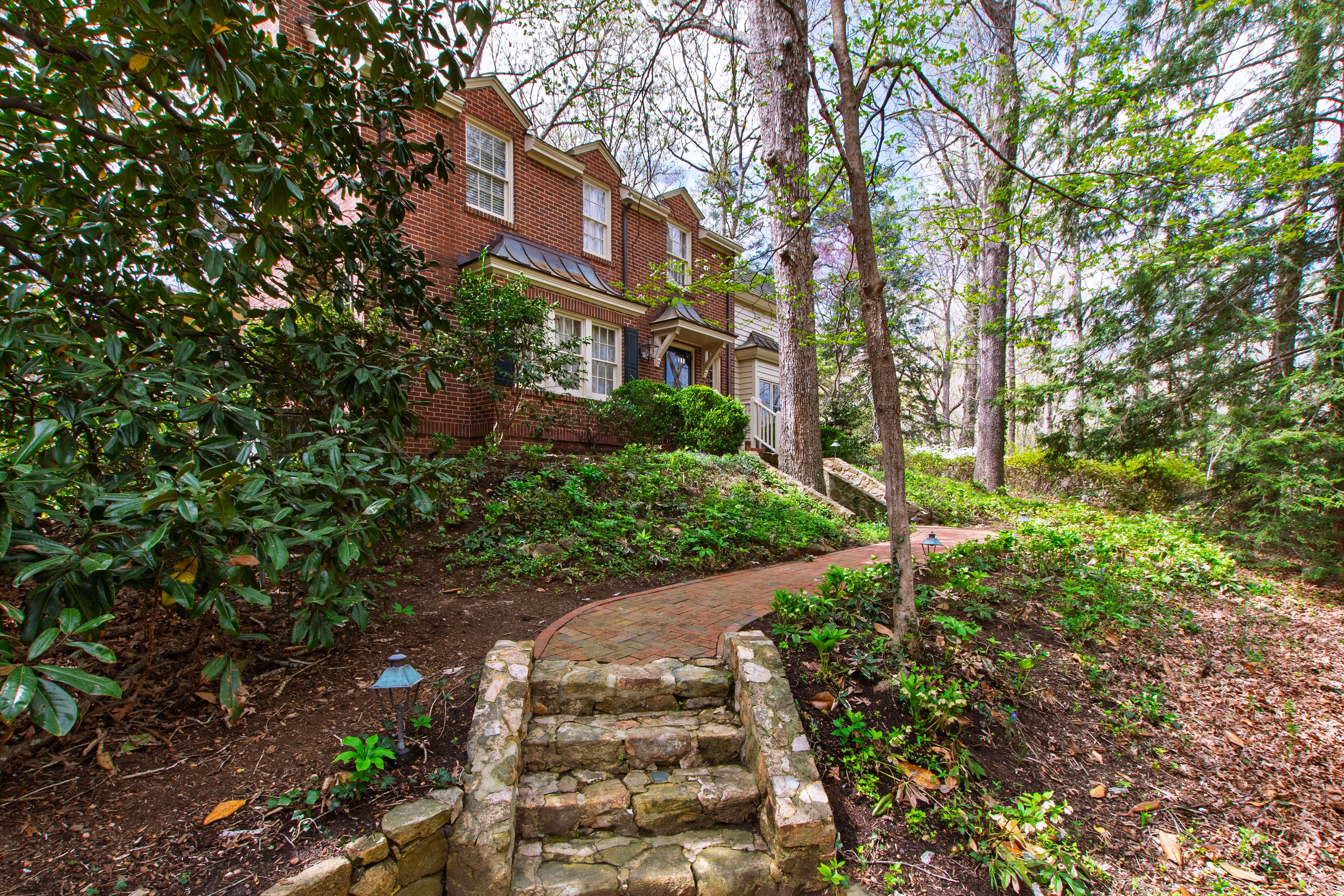 223 Hillcrest Circle 