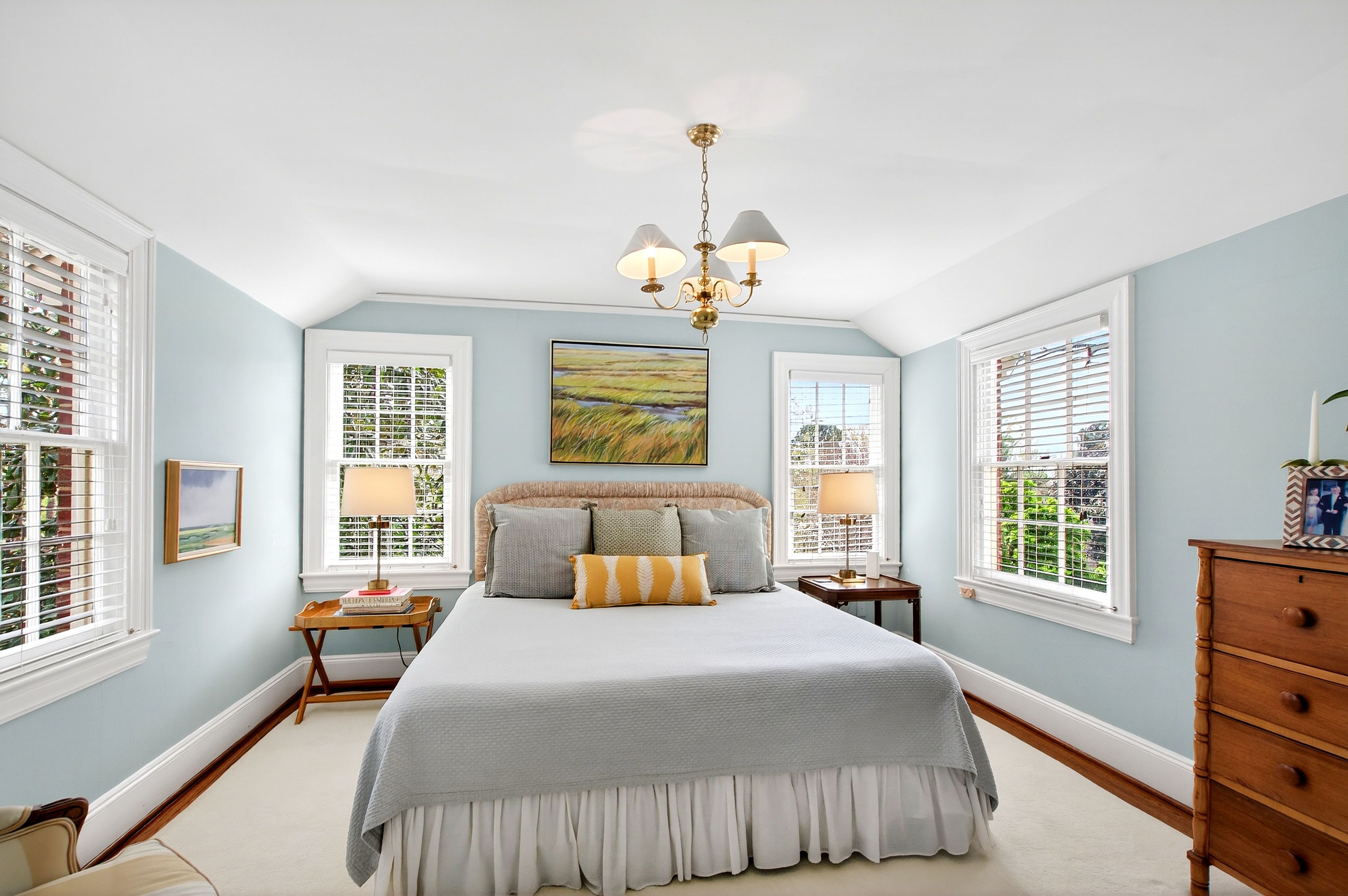 223 Hillcrest Circle 