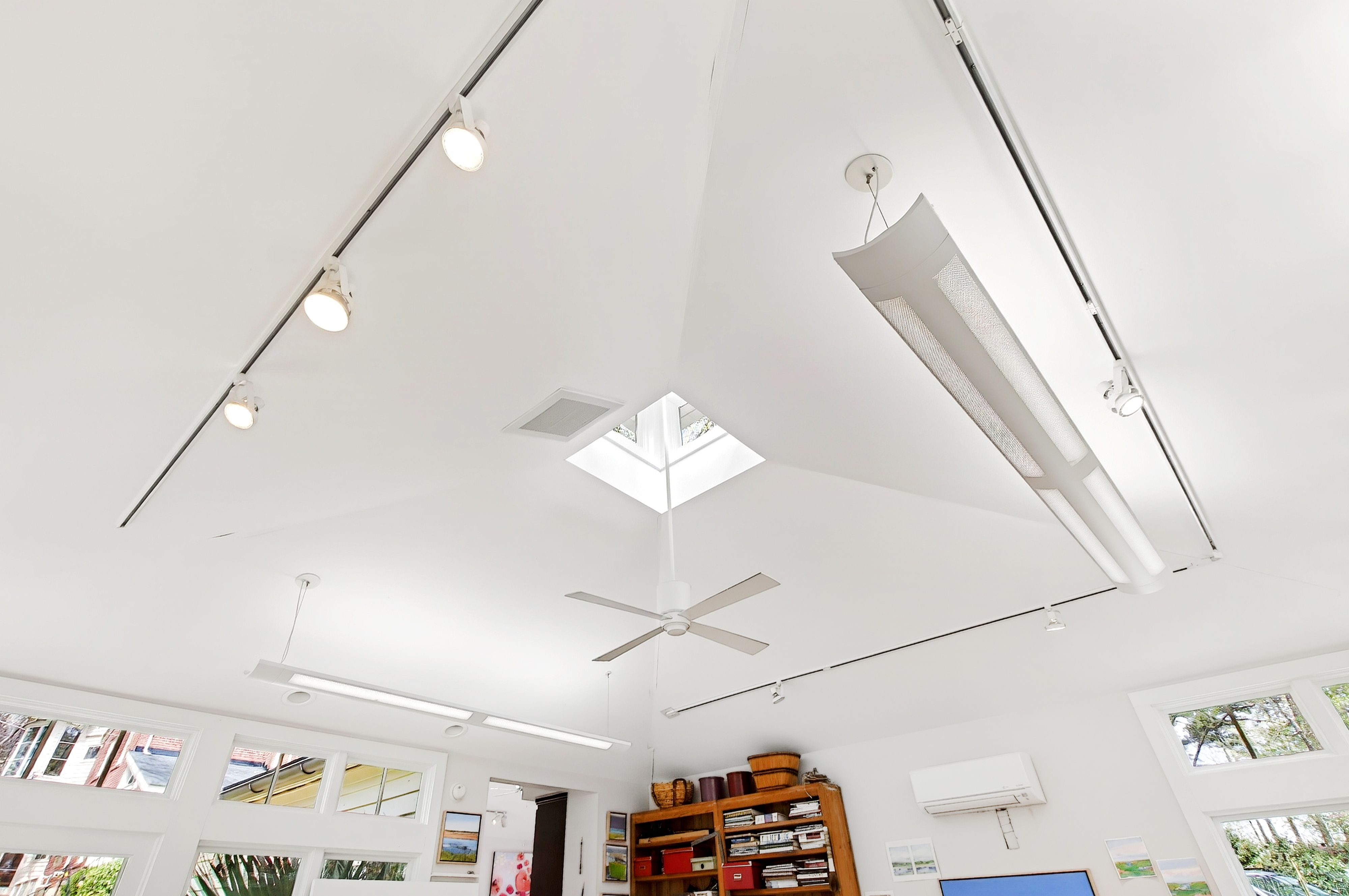 223 Hillcrest Circle 