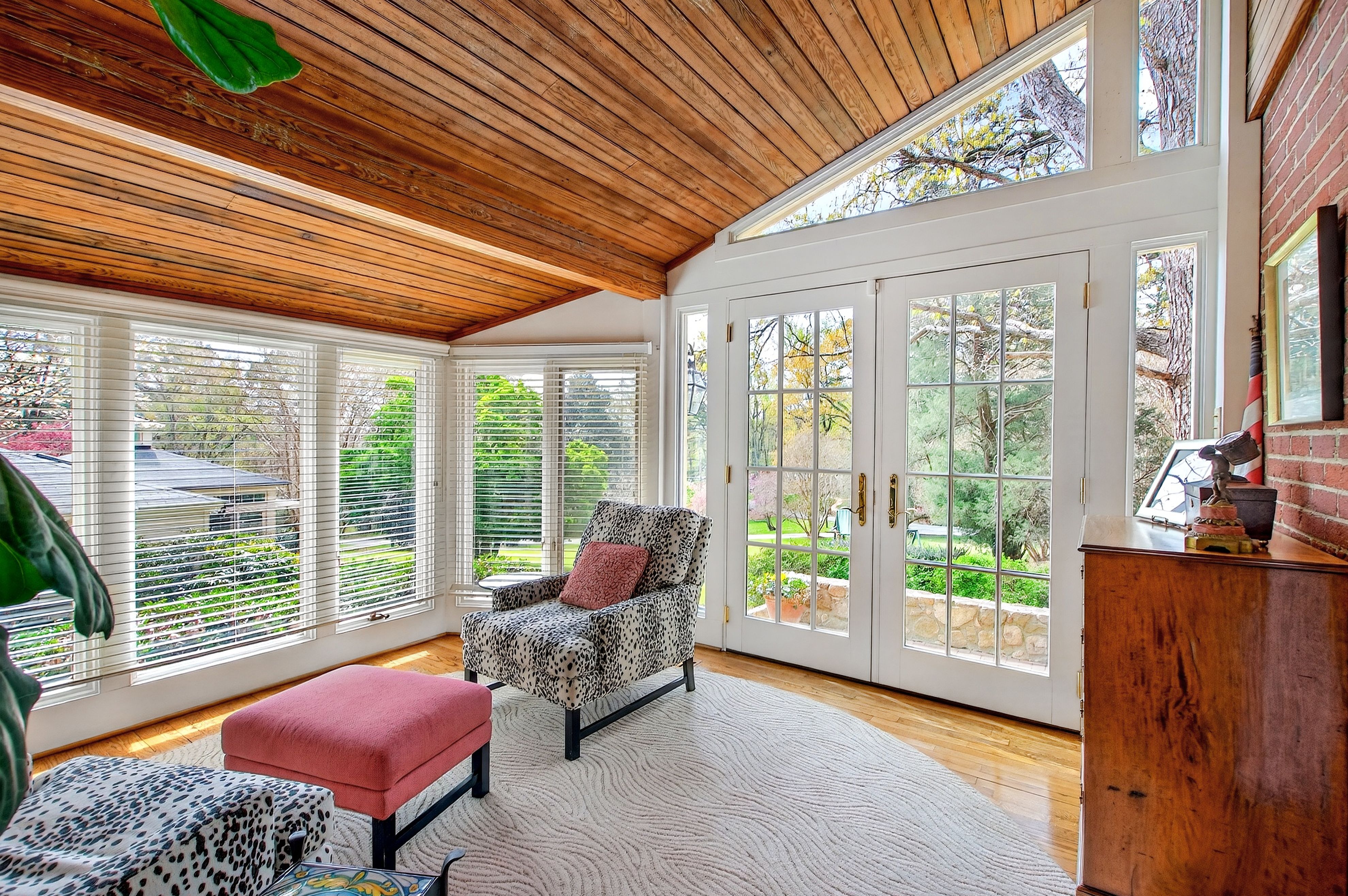 223 Hillcrest Circle 