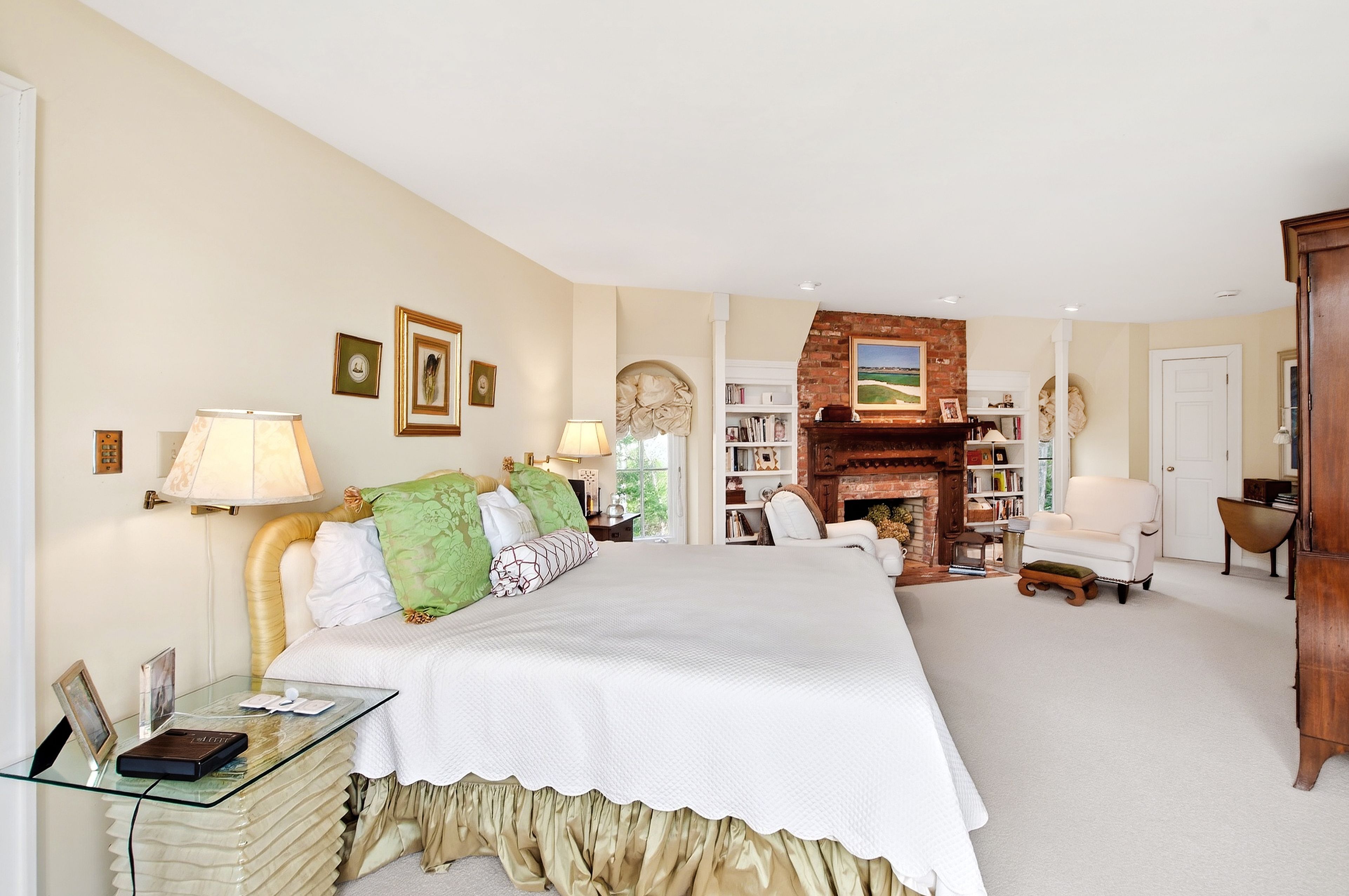 223 Hillcrest Circle 