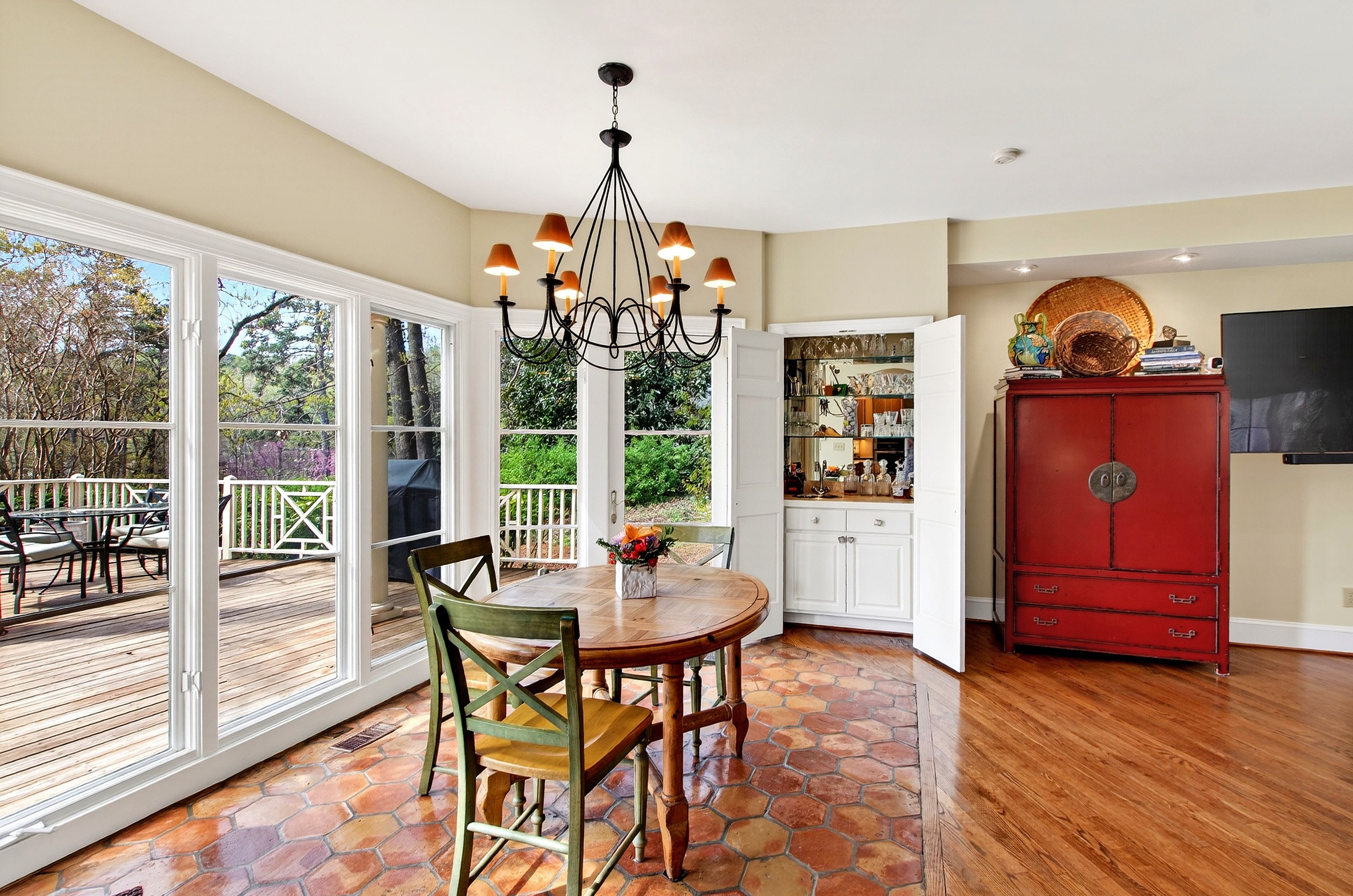 223 Hillcrest Circle 