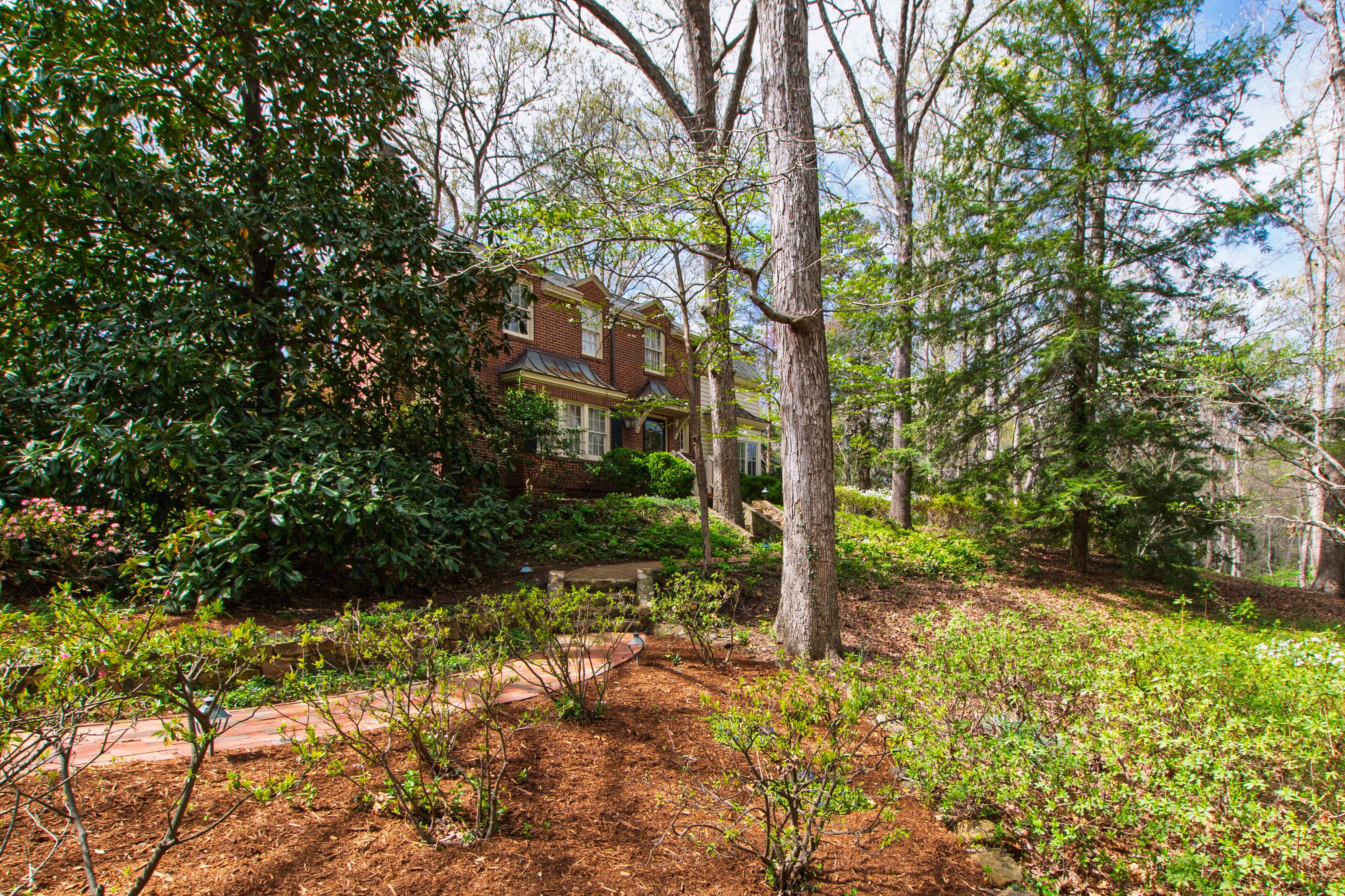 223 Hillcrest Circle 