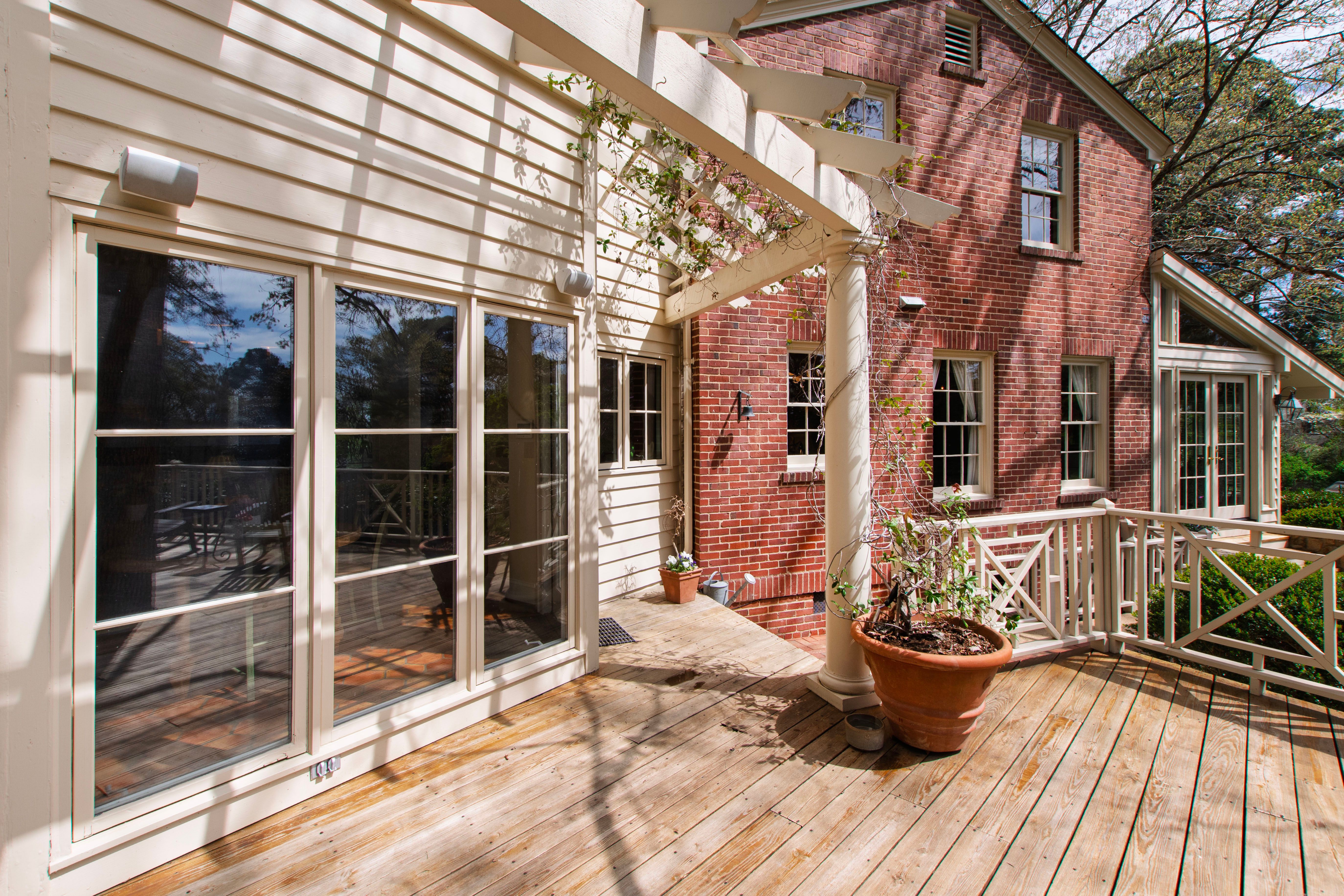 223 Hillcrest Circle 