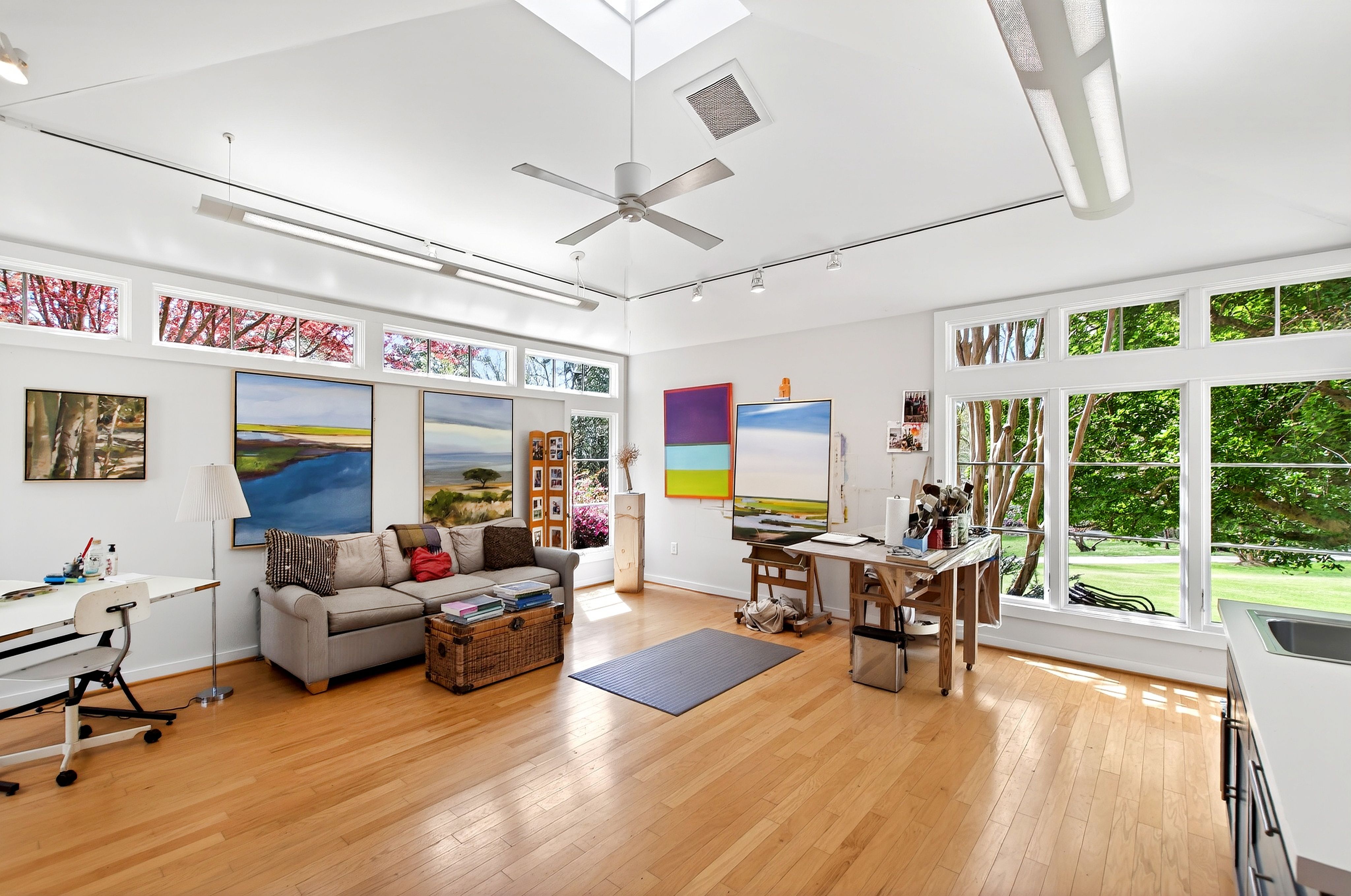 223 Hillcrest Circle 