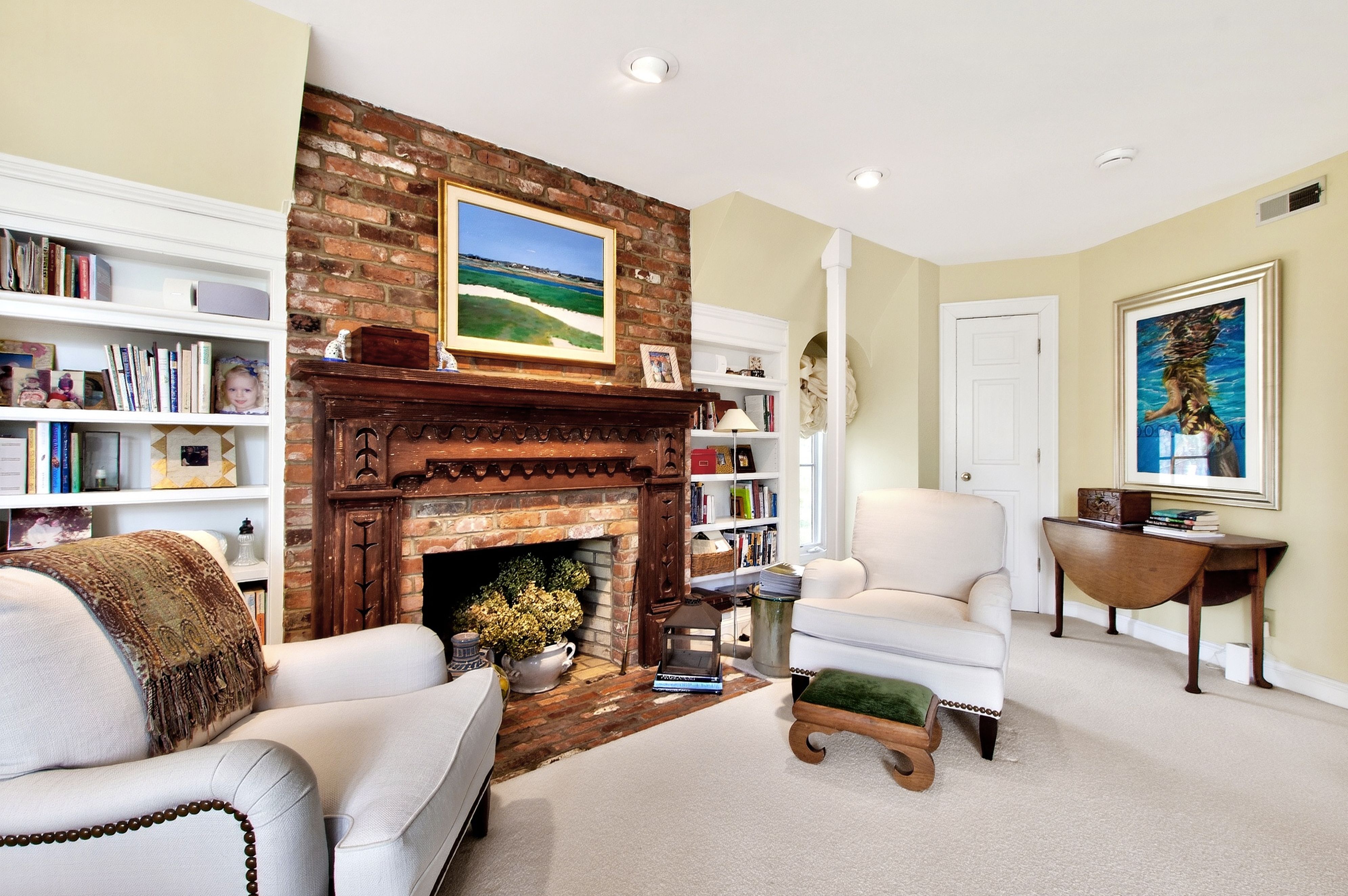 223 Hillcrest Circle 