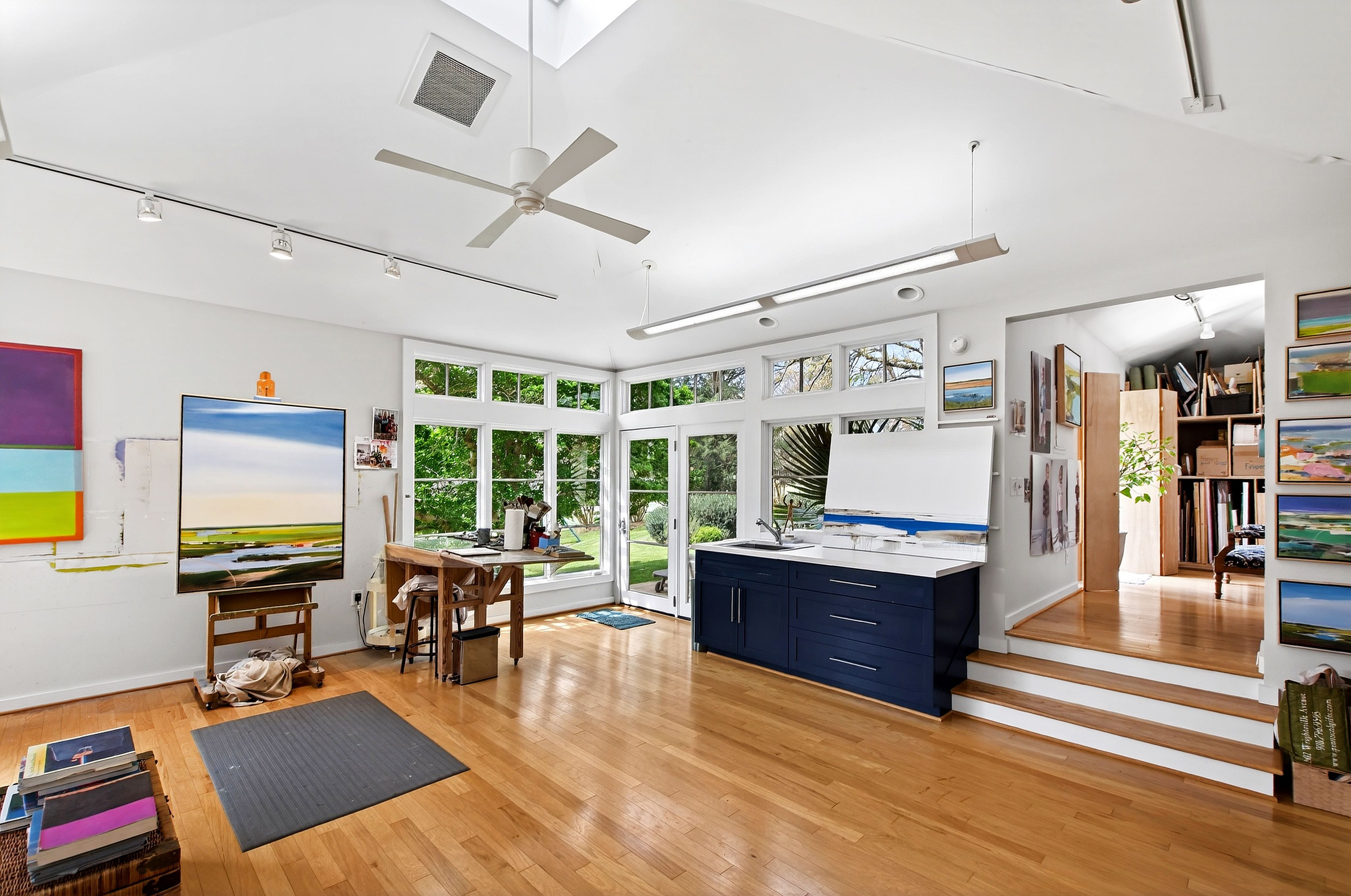 223 Hillcrest Circle 