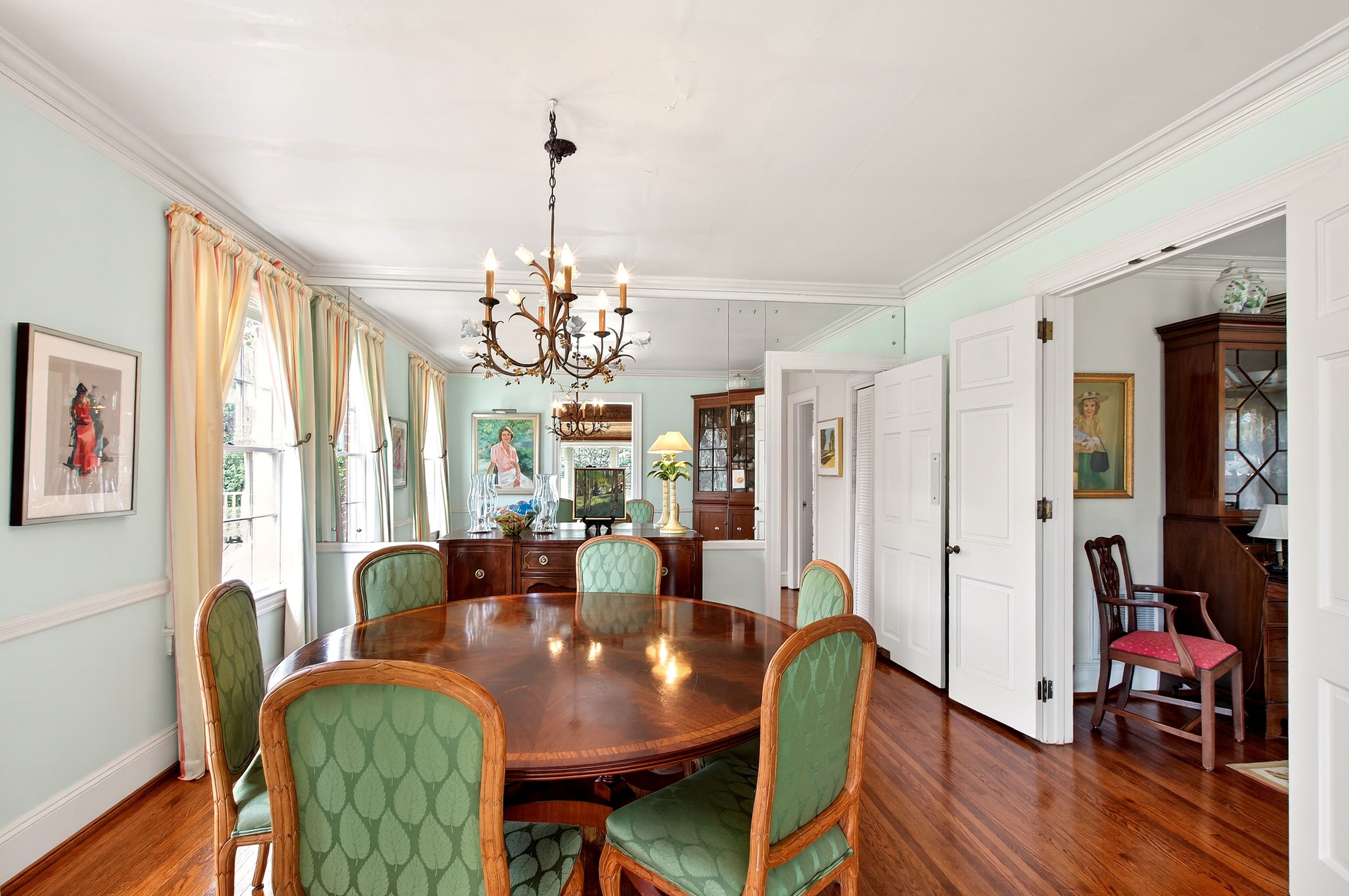 223 Hillcrest Circle 